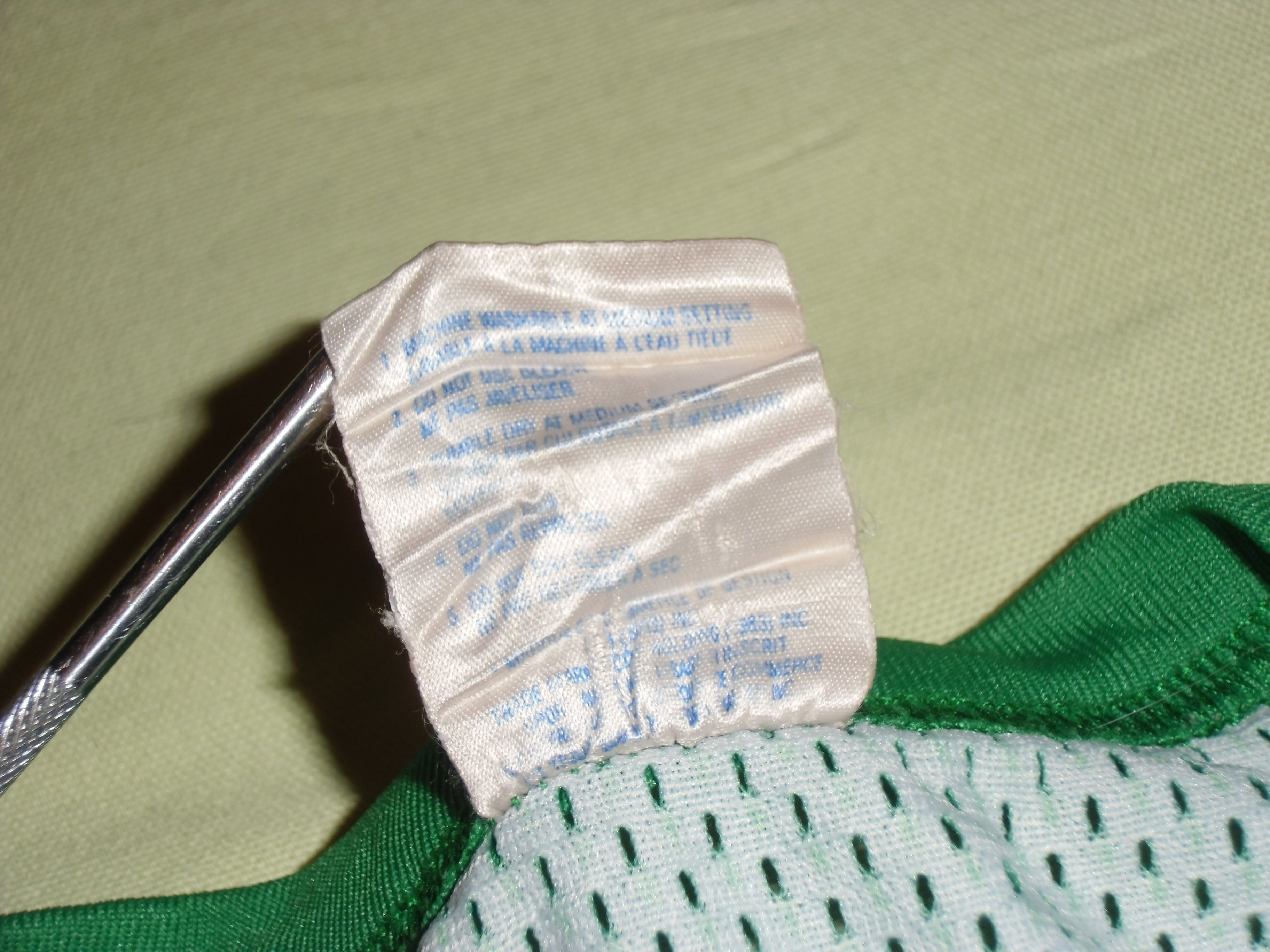 Other VTG 1995 Philadelphia Eagles 32 Watters Jersey. Maska CCM. L Size US L / EU 52-54 / 3 - 6 Thumbnail
