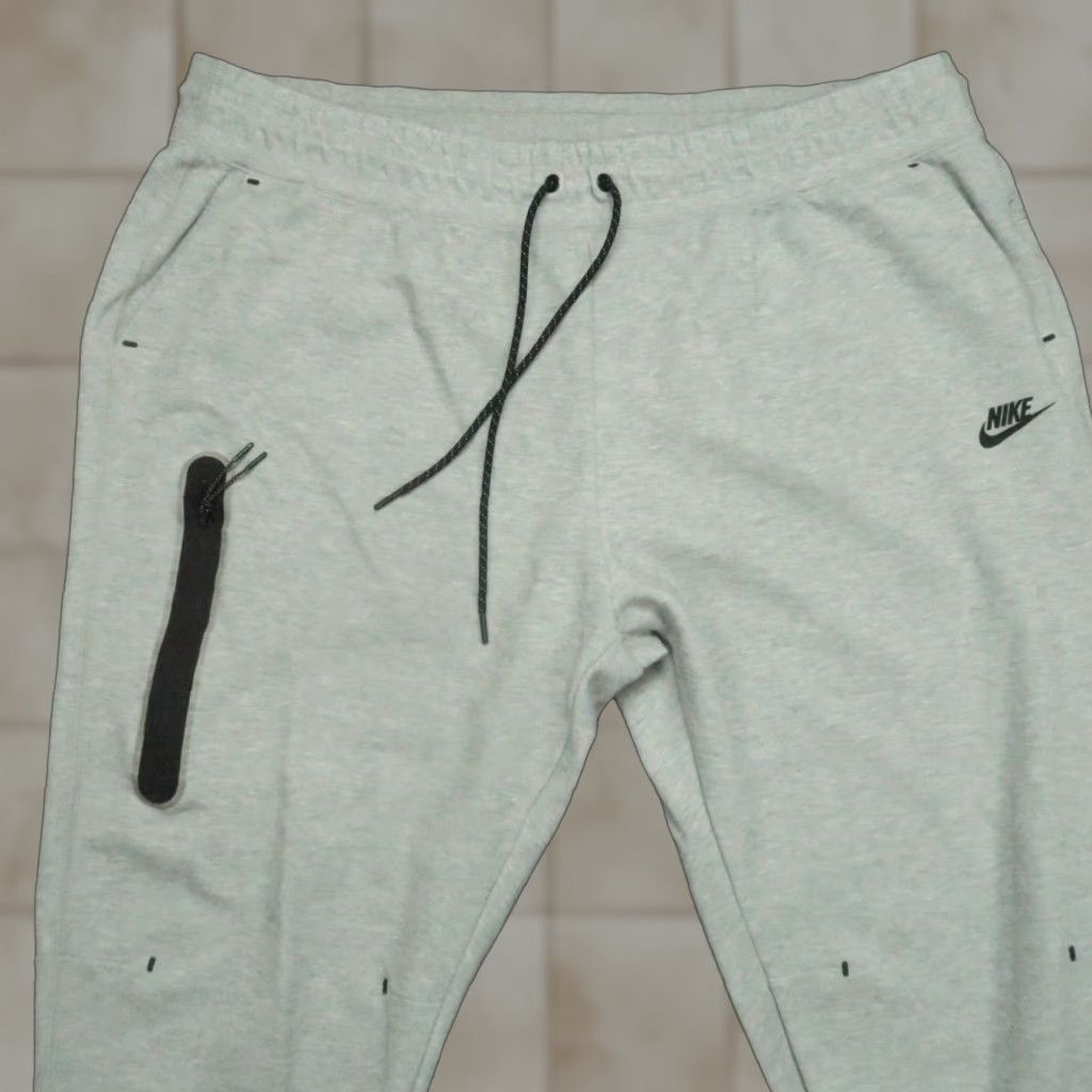 Nike Nike Pants Womens 2X Gray Jogger Sportwear Fleece Zip Pocket Elastic Waist Pockets Tapered Inseam 25 in Reg Fit Regular Size Type Regular Size 40" / US 18 - 1 Thumbnail