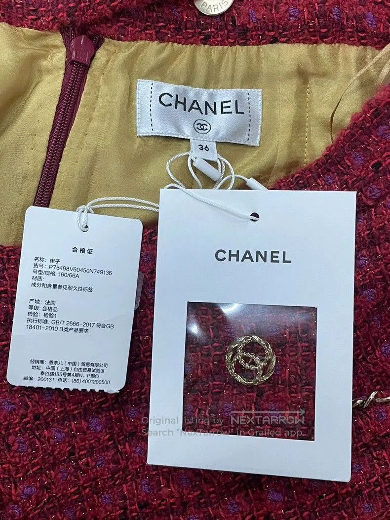 Chanel Chanel 23B Red Gold Button Skirt. Size US 36 / EU 52 - 4 Thumbnail