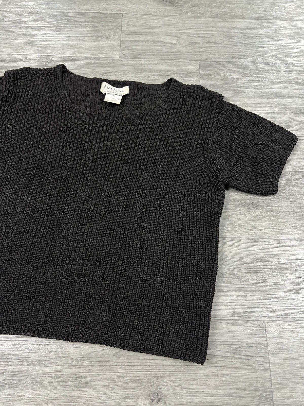 Max Mara Max Mara black wool knit top cropped sweater Italy size s Size S / US 4 / IT 40 - 3 Thumbnail