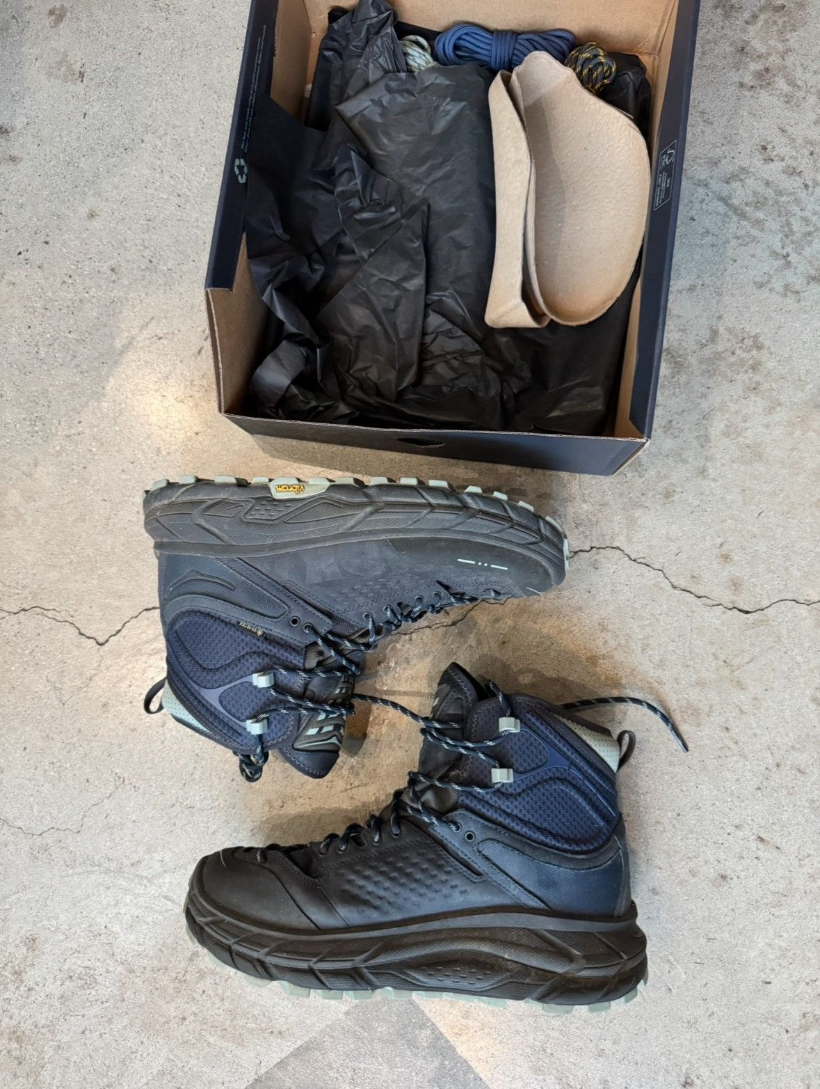 Hoka × _J.L-A.L_ HOKA ONE ONE X JLAL _J.L-A.L_ TOR ULTRA HI HIKING BOOTS Size US 9.5 / EU 42-43 - 2 Thumbnail