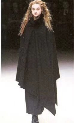 Yohji Yamamoto Yohji Yamamoto Large Cloak 2504-Nextarrow Size ONE SIZE - 1 Thumbnail