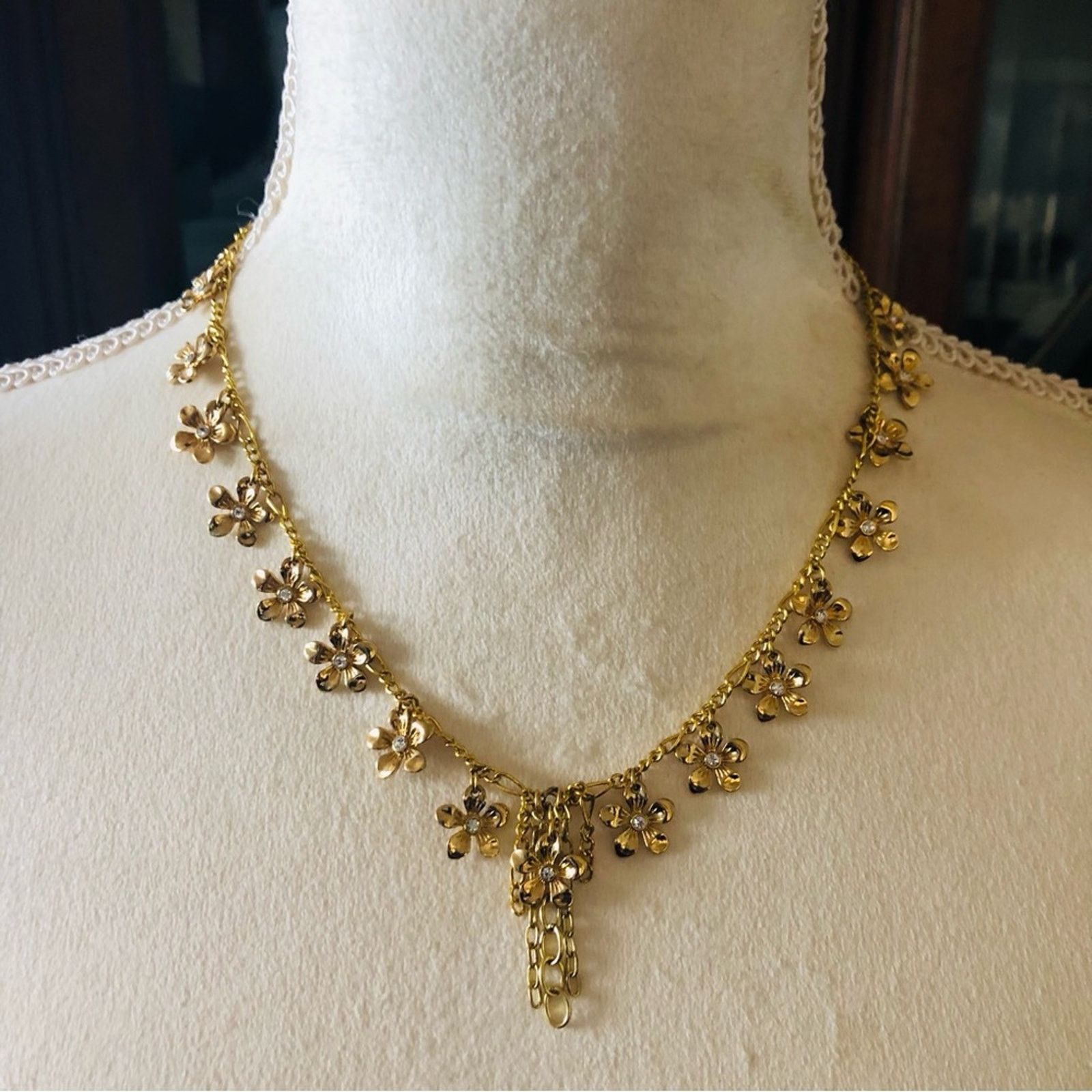 Vintage Vintage clear rhinestone accent flower necklace Size ONE SIZE - 2 Thumbnail