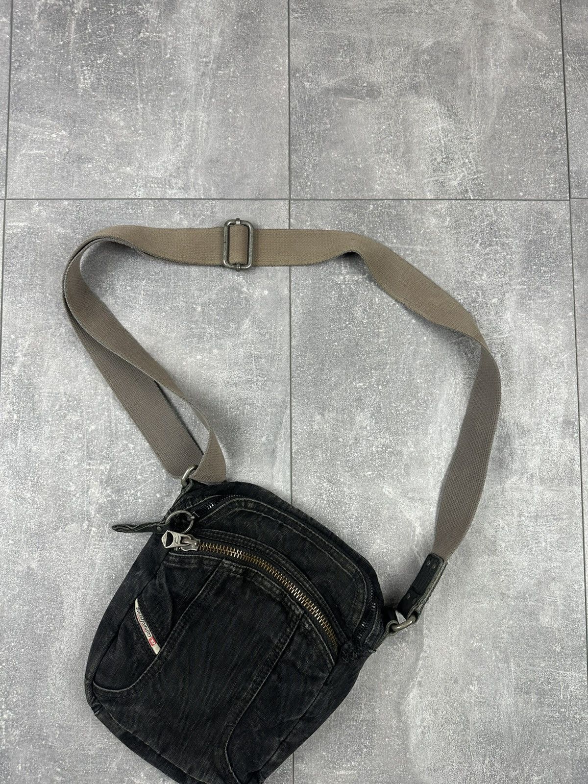 Diesel Diesel Denim Silver Distressed Shoulder Bag Size ONE SIZE - 3 Thumbnail