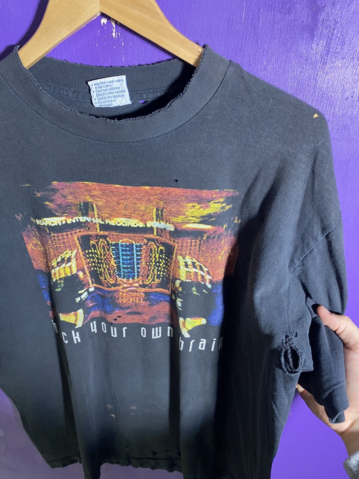 Vintage Vintage 1995 Johnny Mnemonic hack your own brain t-shirt Size US L / EU 52-54 / 3 - 3 Thumbnail