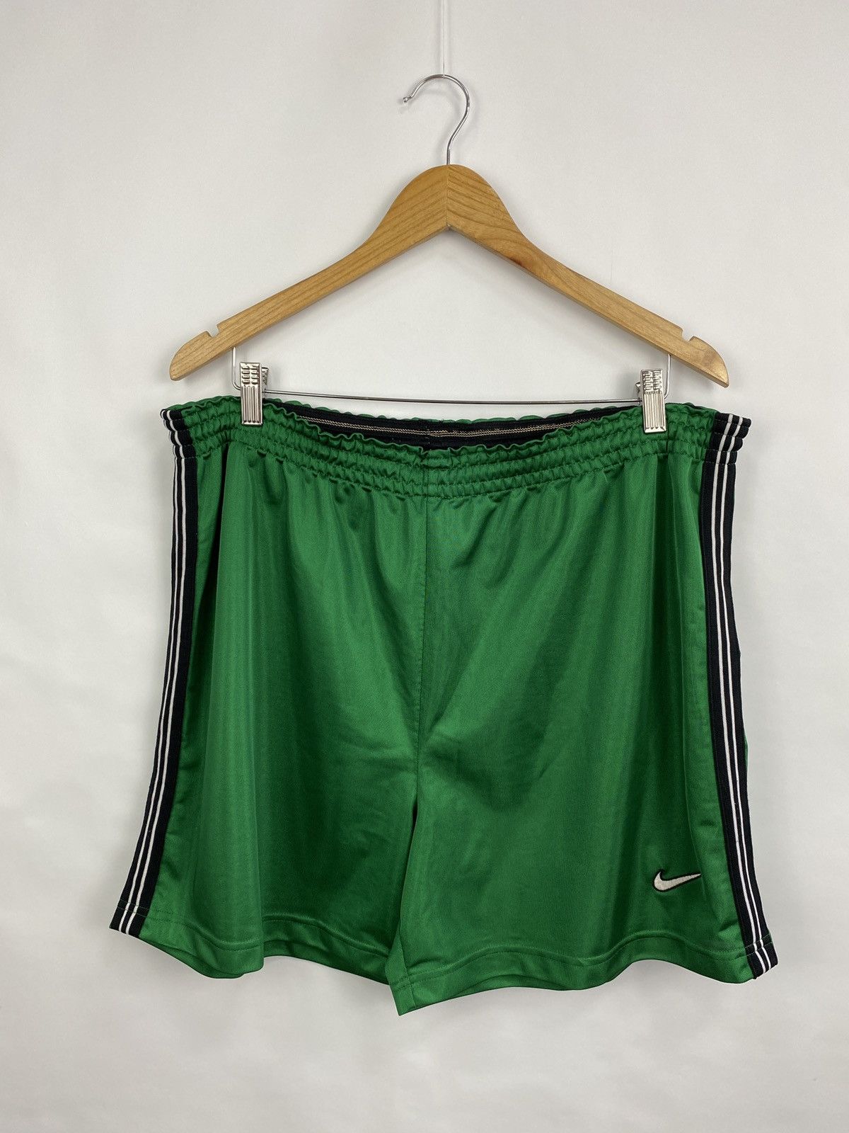 Nike 🇺🇸 Vintage 90s Nike Shorts Y2K Rare Retro Hype Size US 34 / EU 50 - 2 Thumbnail