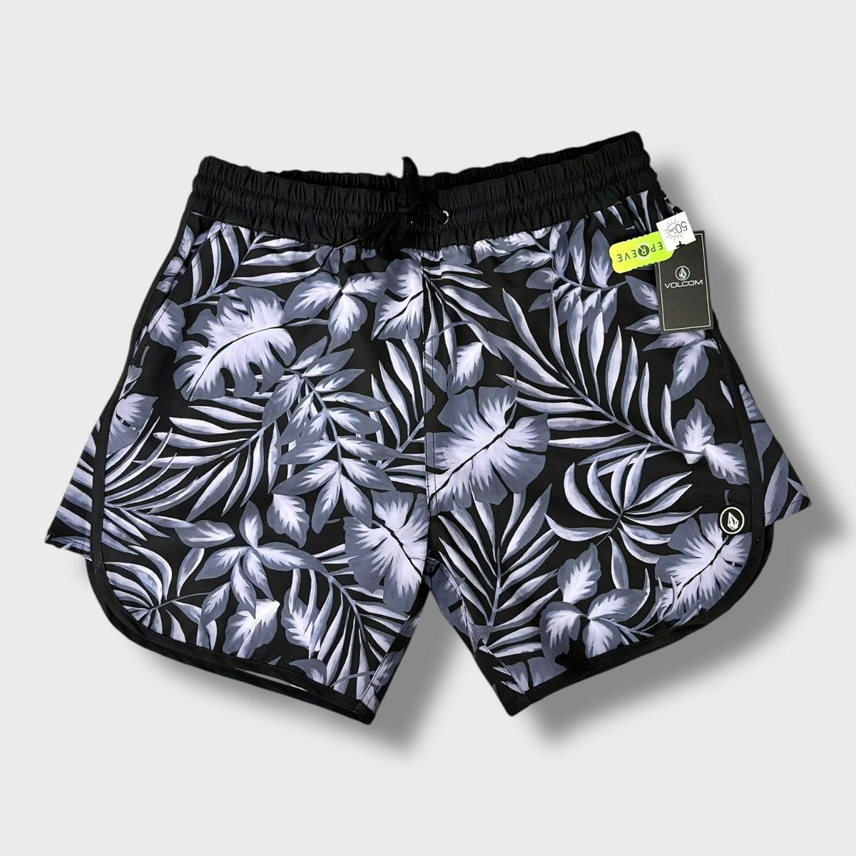 Volcom Volcom Paradise Womens Dreamer Boyfriend Shorts UPF 50+ sz M Size 31" - 6 Thumbnail