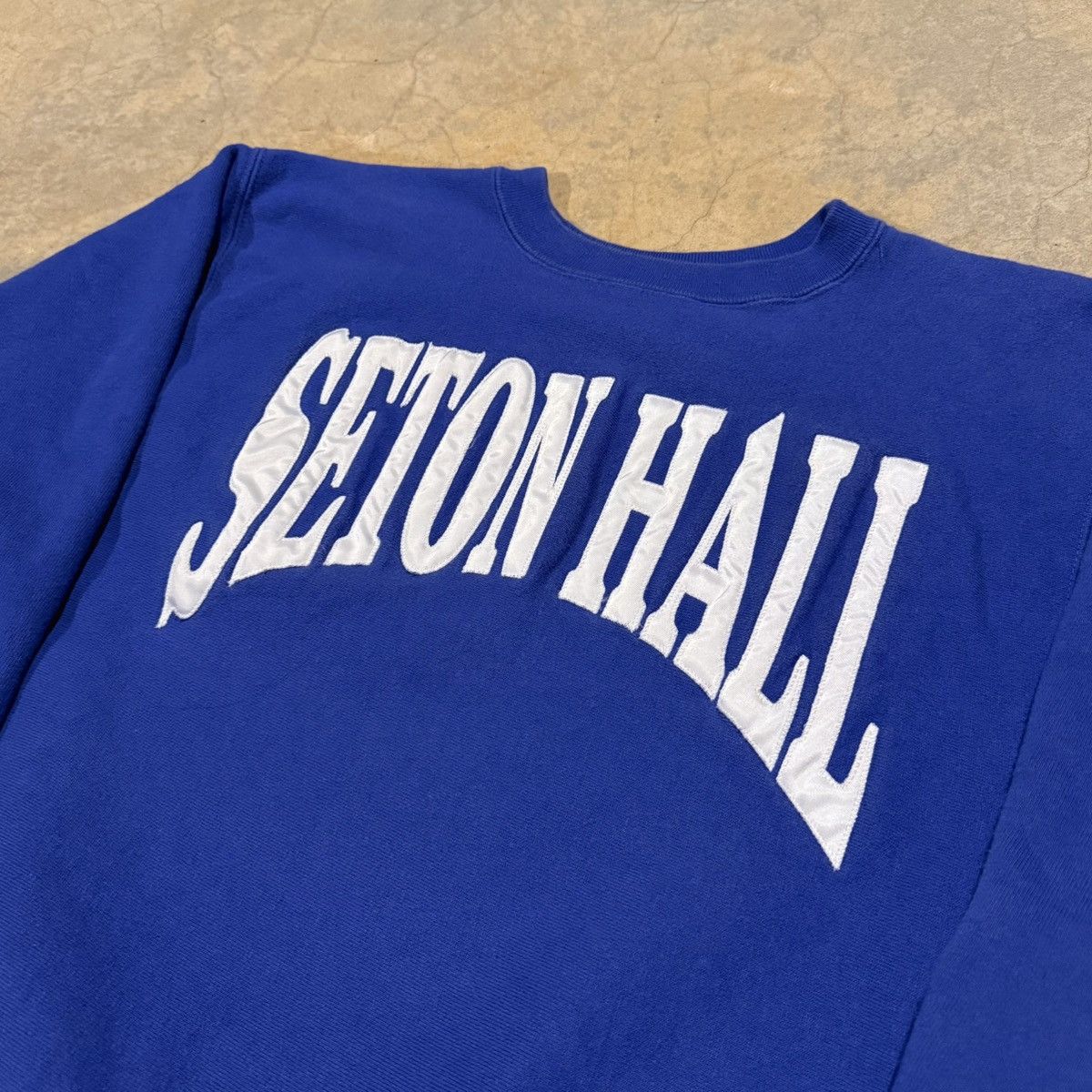 Champion 1990s Champion Reverse Weave Seton Hall University Crewneck Size US L / EU 52-54 / 3 - 3 Thumbnail