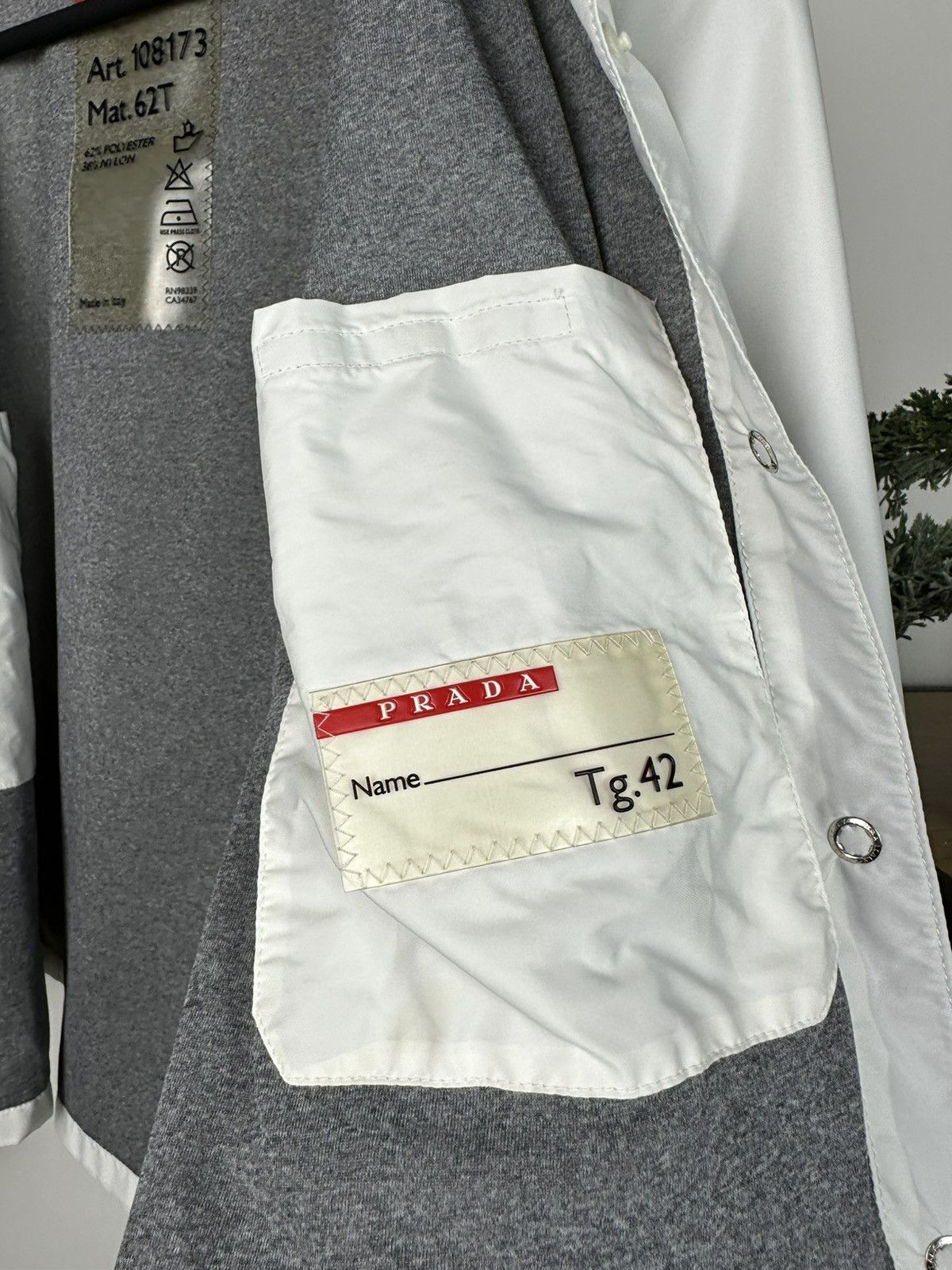 Prada Vintage Prada Nylon Jacket Red Tab Logo Track Women’s White Size M / US 6-8 / IT 42-44 - 22 Thumbnail