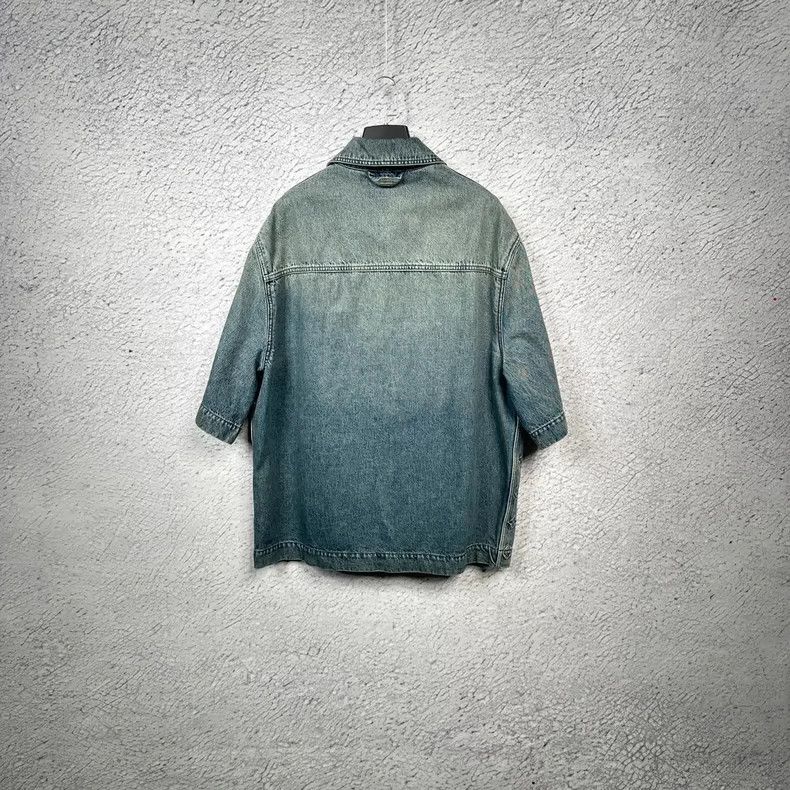 Louis Vuitton Louis Vuitton FW23 Logo Embossed Single-Breasted Short Slee Size US XXL / EU 58 / 5 - 2 Thumbnail