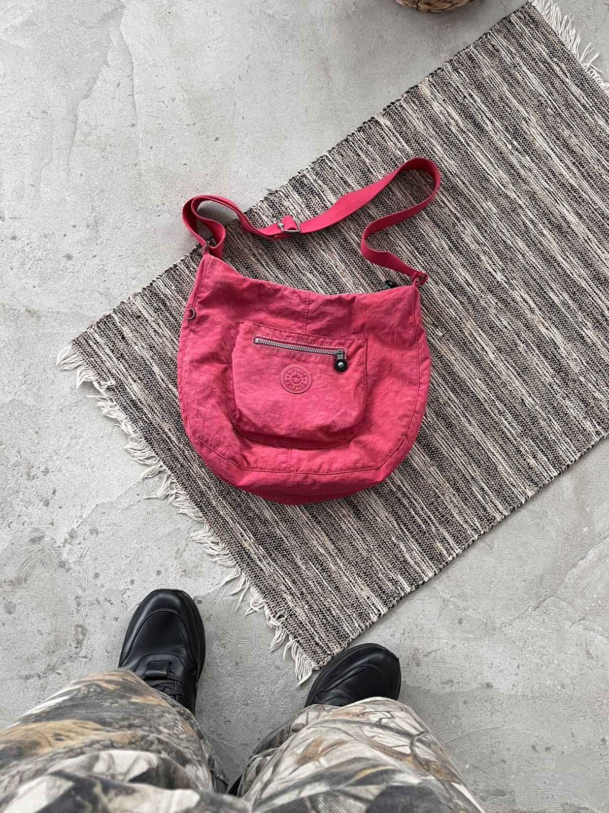 Japanese Brand Vintage Kipling Pink Shoulder Bag Y2K Avantgarde messenger Size ONE SIZE - 1 Thumbnail