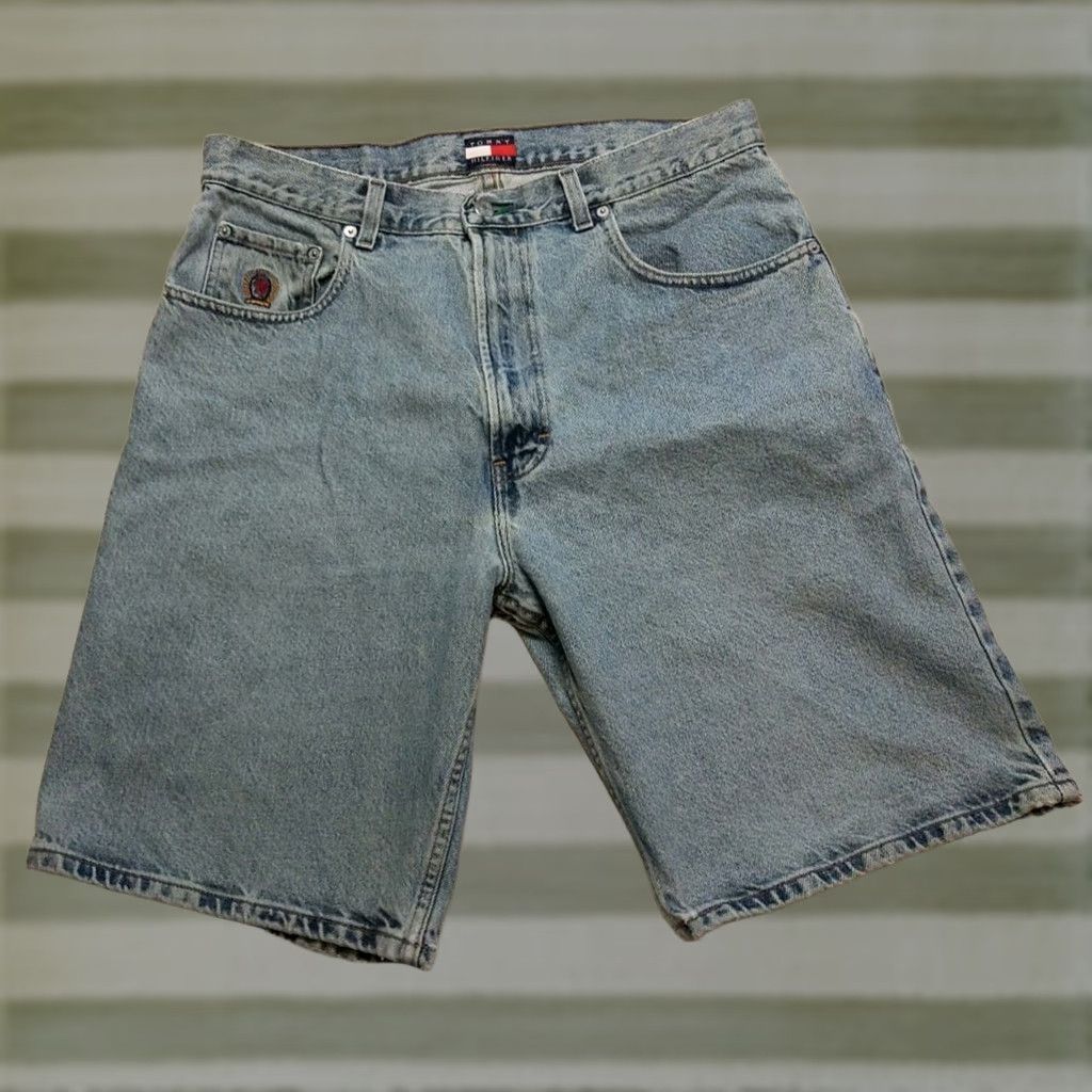 Tommy Hilfiger VINTAGE Tommy Hilfiger Denim Baggy Jean Shorts Jorts 34 Men Blue 90s Hip Hop American Denim Short Mens 34 Shorts Size US 34 / EU 50 - 1 Thumbnail