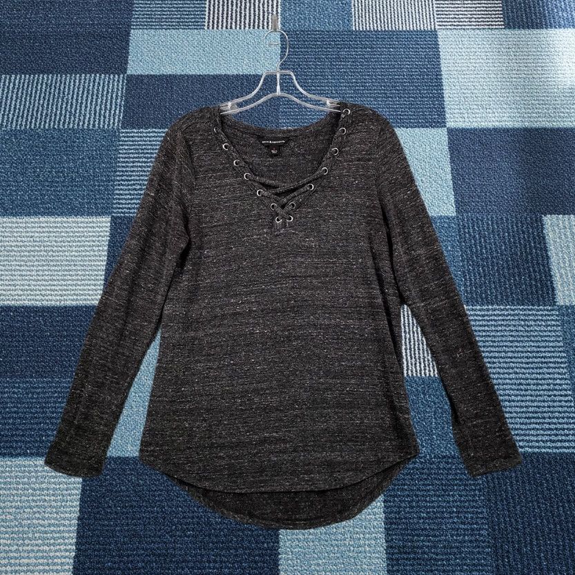 Vintage Rock & Republic T-Shirt Womens S Small Gray Lace Up V-Neck Long Sleeves Tee Size S / US 4 / IT 40 - 1 Thumbnail