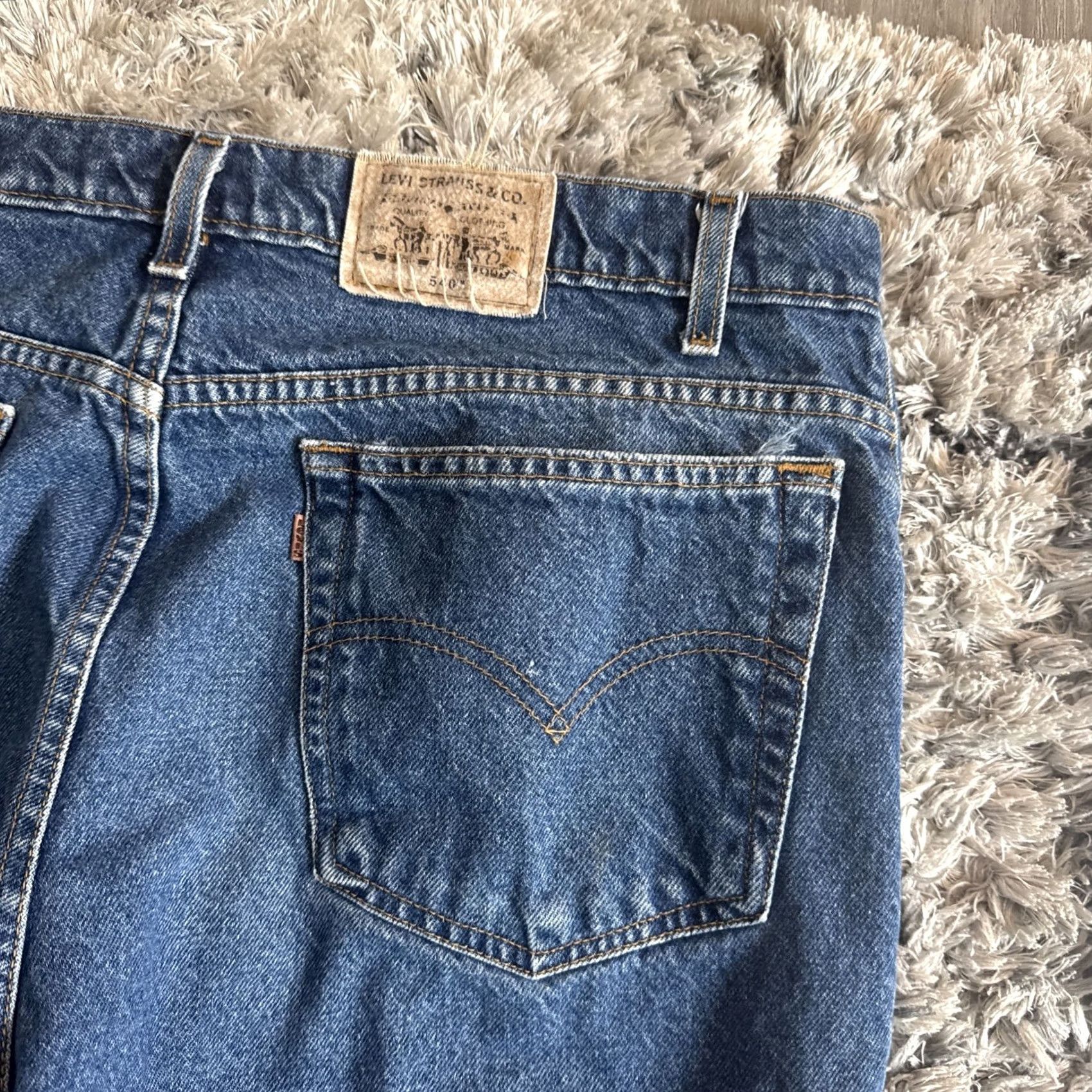Levi's VINTAGE Levi’s 540 Jeans Men’s 40x32 Blue Denim Relaxed Fit Brown Tab 90’s Size US 40 / EU 56 - 2 Thumbnail