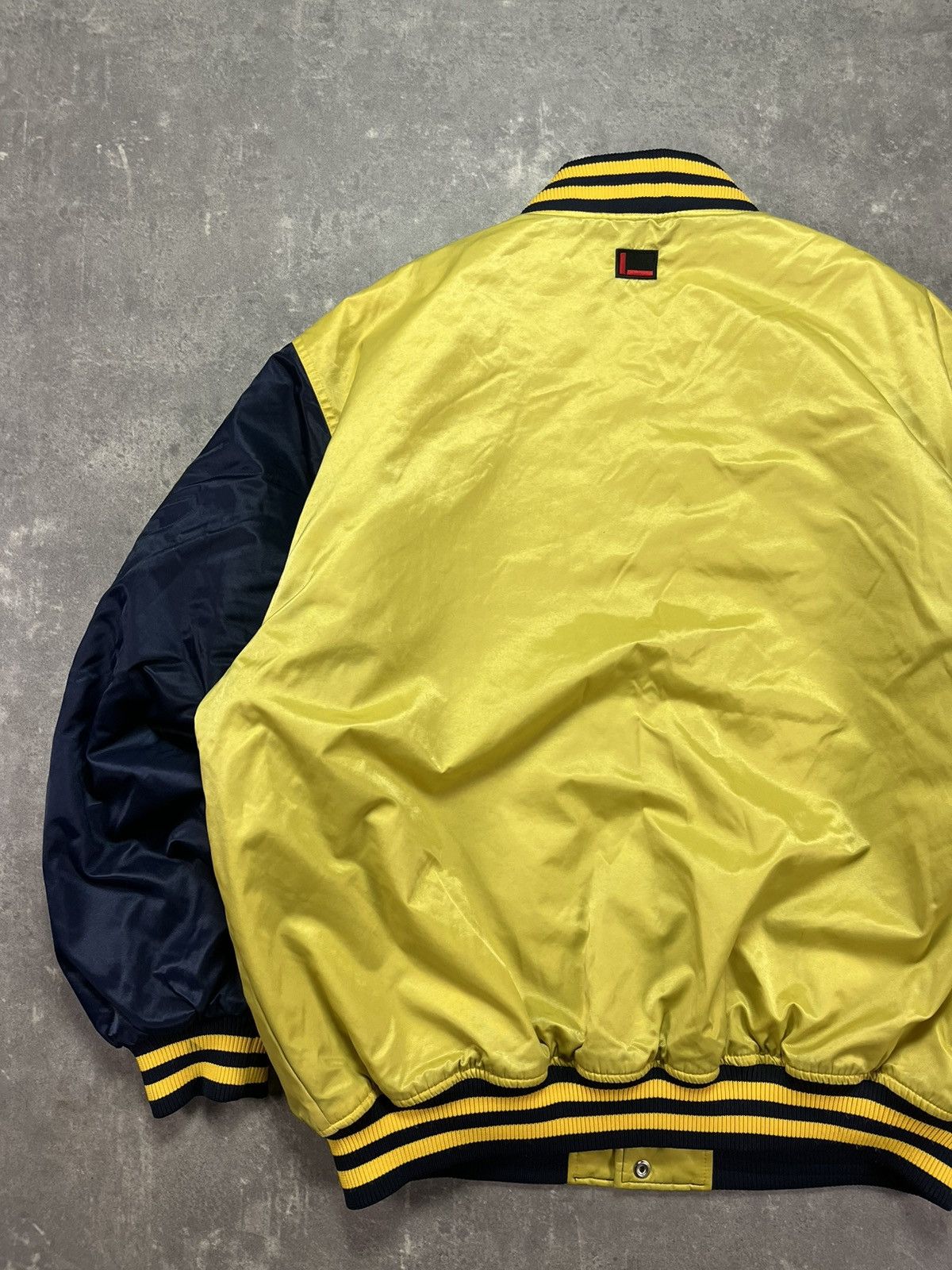 Fubu 90s Fubu Vintage Big Logo Made OG Bomber Jacket XL XXL Rare Size US XL / EU 56 / 4 - 18 Thumbnail