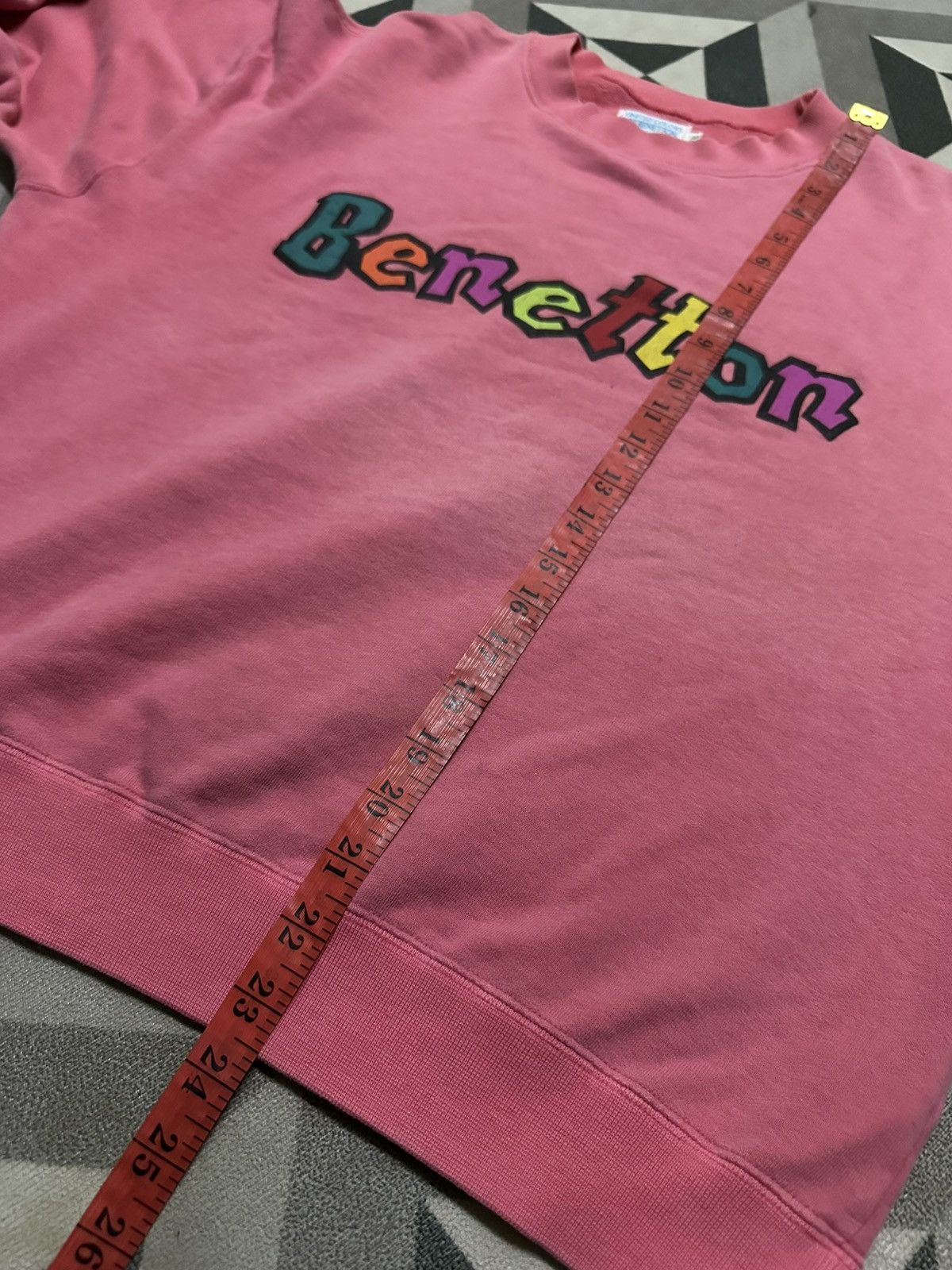 United Colors Of Benetton Vtg Benetton sweatshirt with a multicolored embroidered logo Size US L / EU 52-54 / 3 - 8 Thumbnail