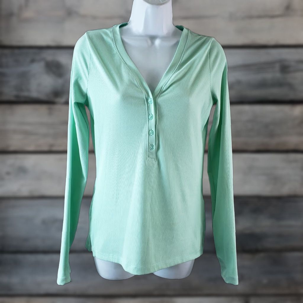 Athleta Athleta Womens Uptempo Ribbed Henley Top Sz Small Green Long Sleeve Size S / US 4 / IT 40 - 1 Thumbnail