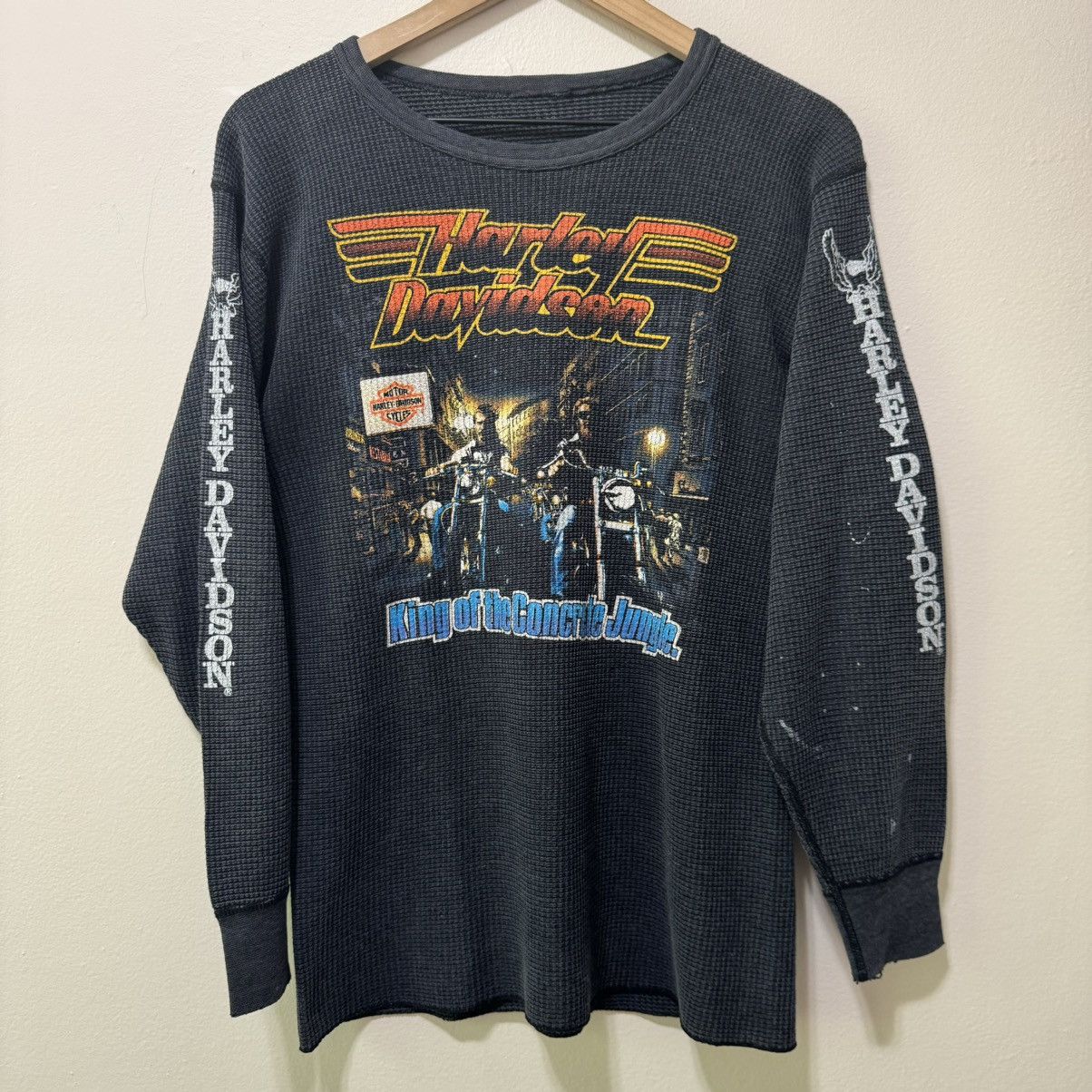 image of Harley Davidson x Vintage Harley King Of The Concrete Jungle 80's Thermal Shirt in Black (Size Larg