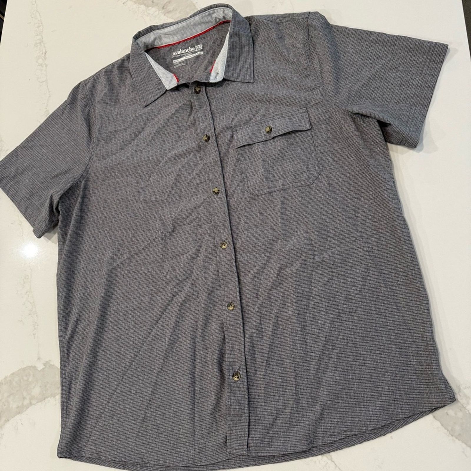 Avalanche Avalanche Casual Short Sleeve ButtonUp Mens XL Gray Outdoors Size US XL / EU 56 / 4 - 2 Thumbnail