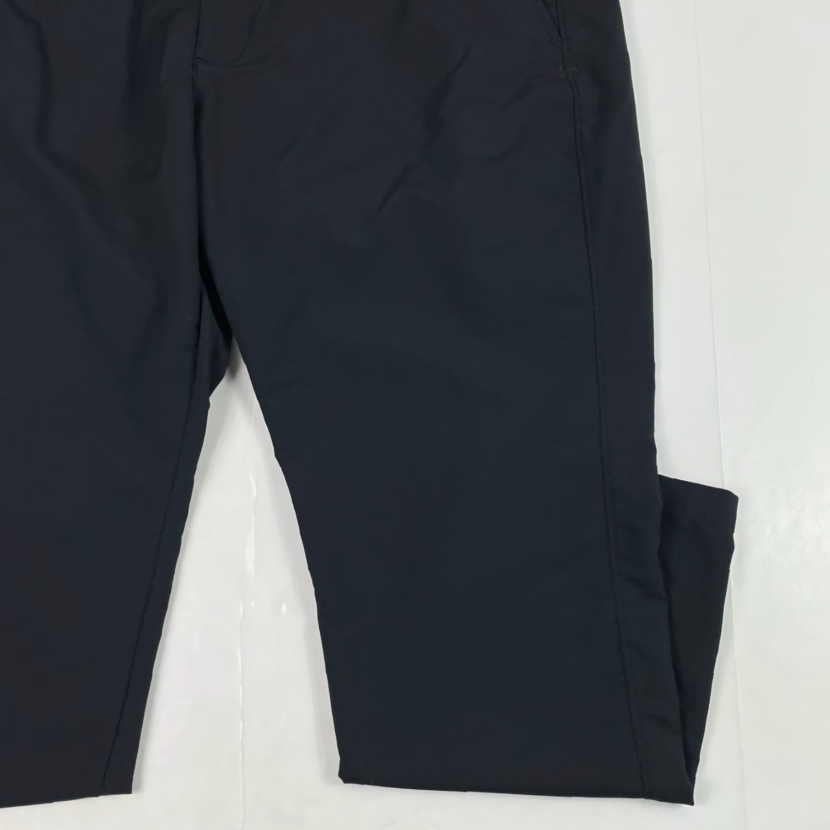 Under Armour Under Armour Pants Mens 40 x 30 Black Straight Leg Performance Golfer Golfing Size US 40 / EU 56 - 4 Thumbnail