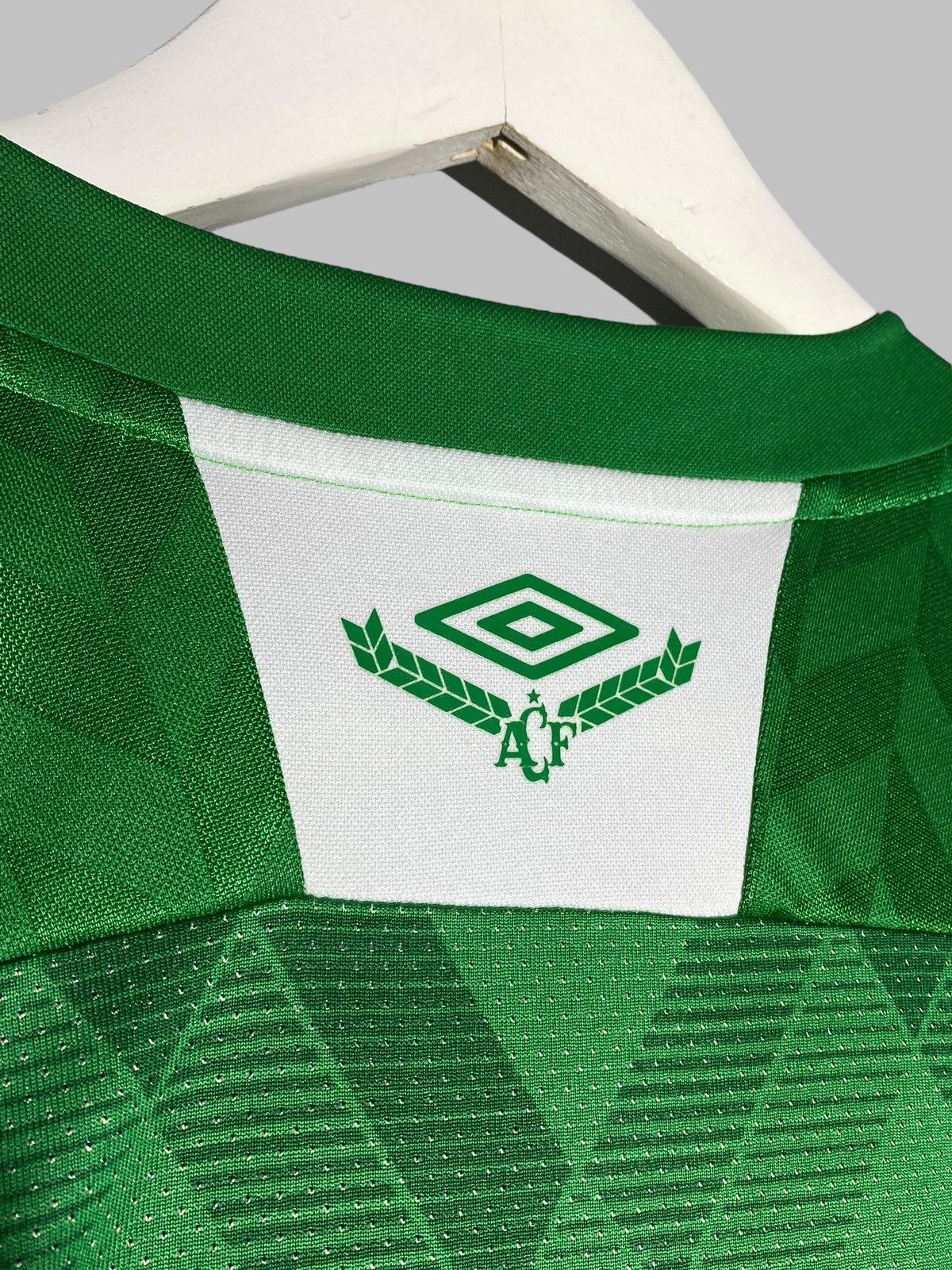 Umbro Umbro Chapecoense FC 2020 Home Football Shirt Size US L / EU 52-54 / 3 - 17 Thumbnail