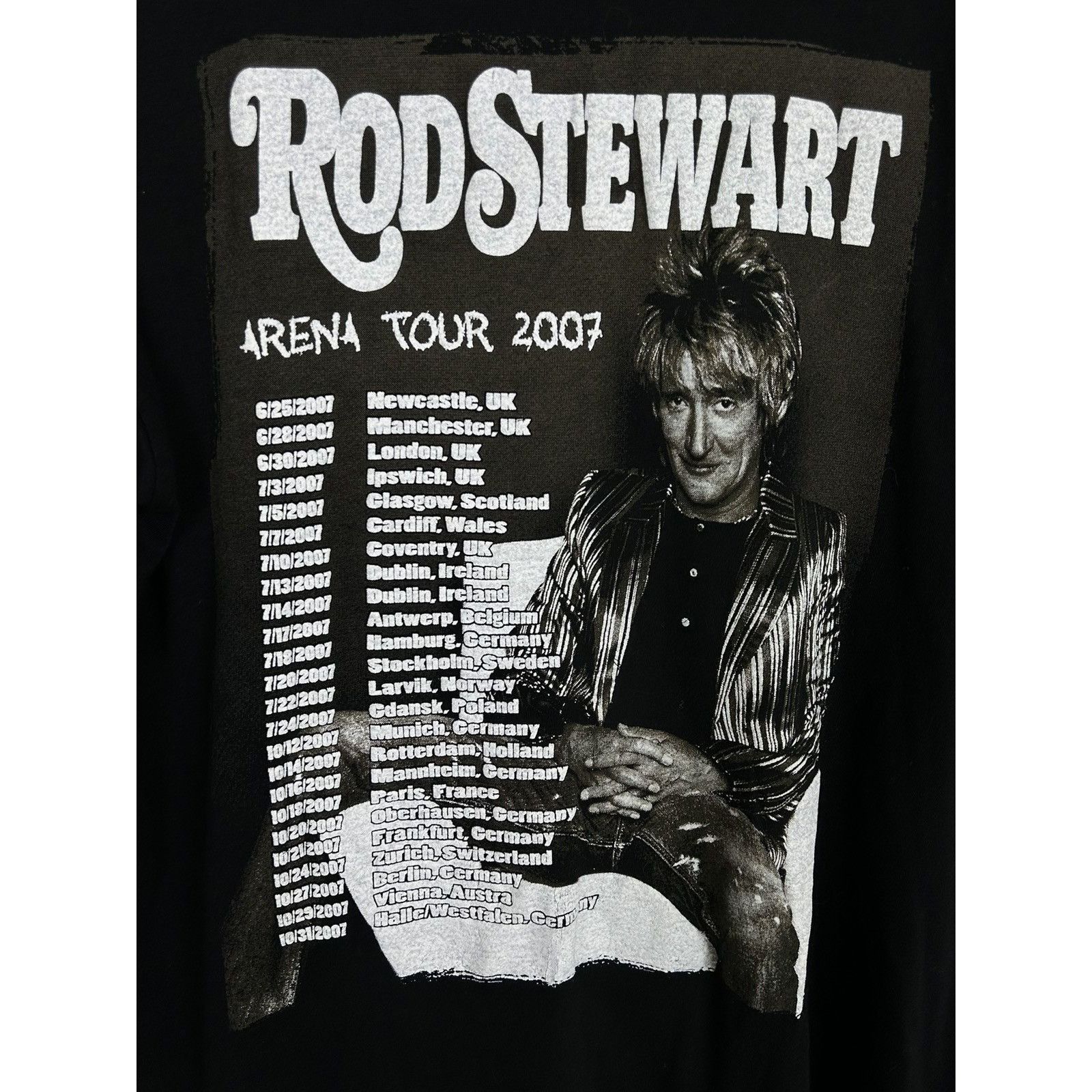 Band Tees 00s Vintage Rod Stewart 2007 Arena Tour Embossed T-Shirt Size US XL / EU 56 / 4 - 5 Thumbnail