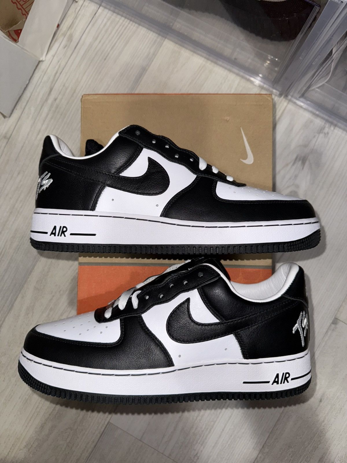 Nike Nike Air Force 1 Low QS Terror Squad Blackout Size US 10.5 / EU 43-44 - 2 Thumbnail