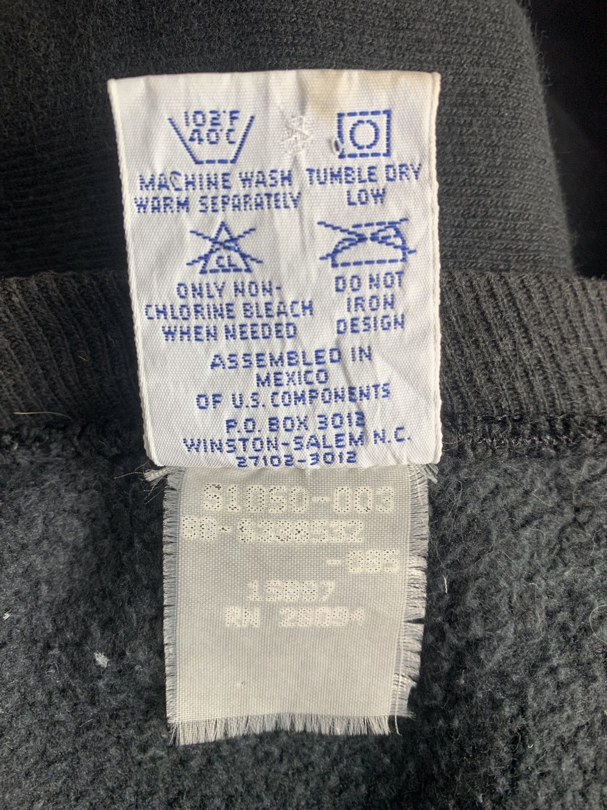 Champion Vintage Champion Clothing Streetwear Outdoor Sweatshirt Size US M / EU 48-50 / 2 - 9 Thumbnail