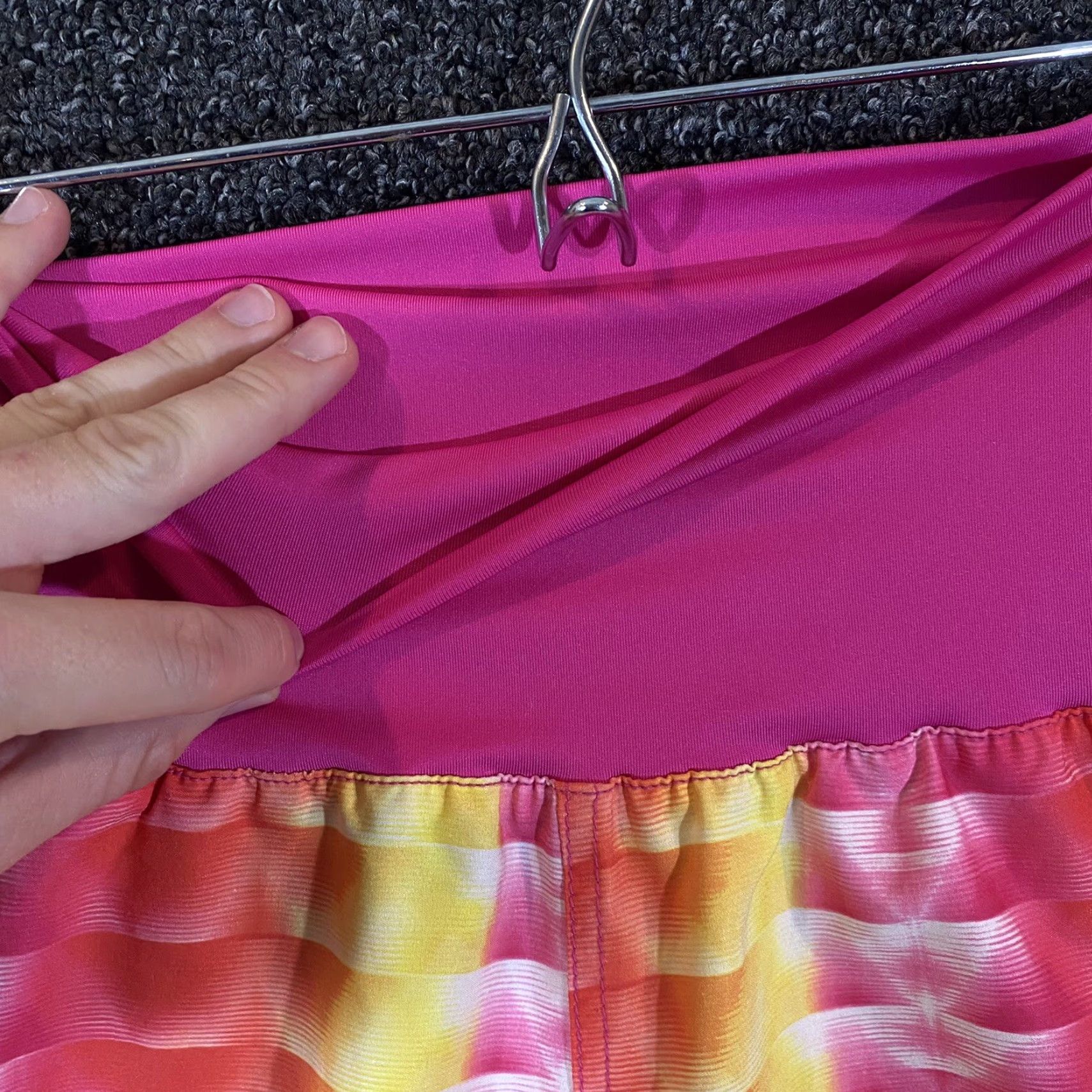 Hurley Hurley Shorts Womens M/L 32" Waist Multicolor Pink Red Yellow Running Workout, Breathable, Classic fit, 2.5in inseam, Polyester, Activewear Size 32" / US 10 / IT 46 - 3 Thumbnail