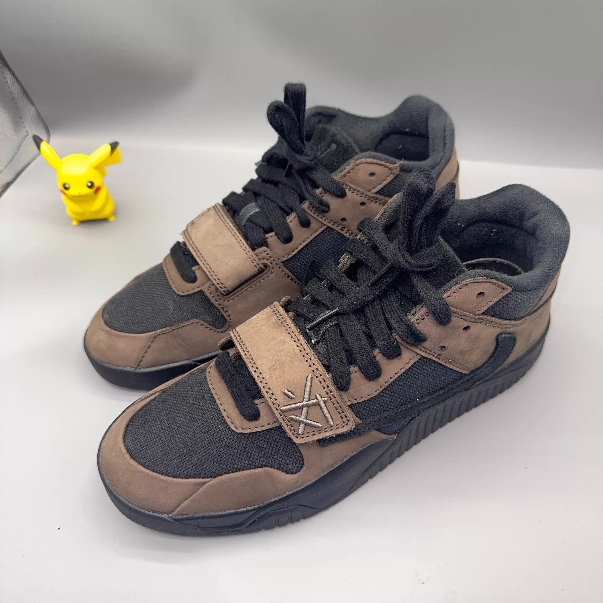 Travis Scott Travis Scott x Jordan Jack DeepMocha 42.5 FZ8117-204 Size US 9 / EU 42 - 1 Thumbnail