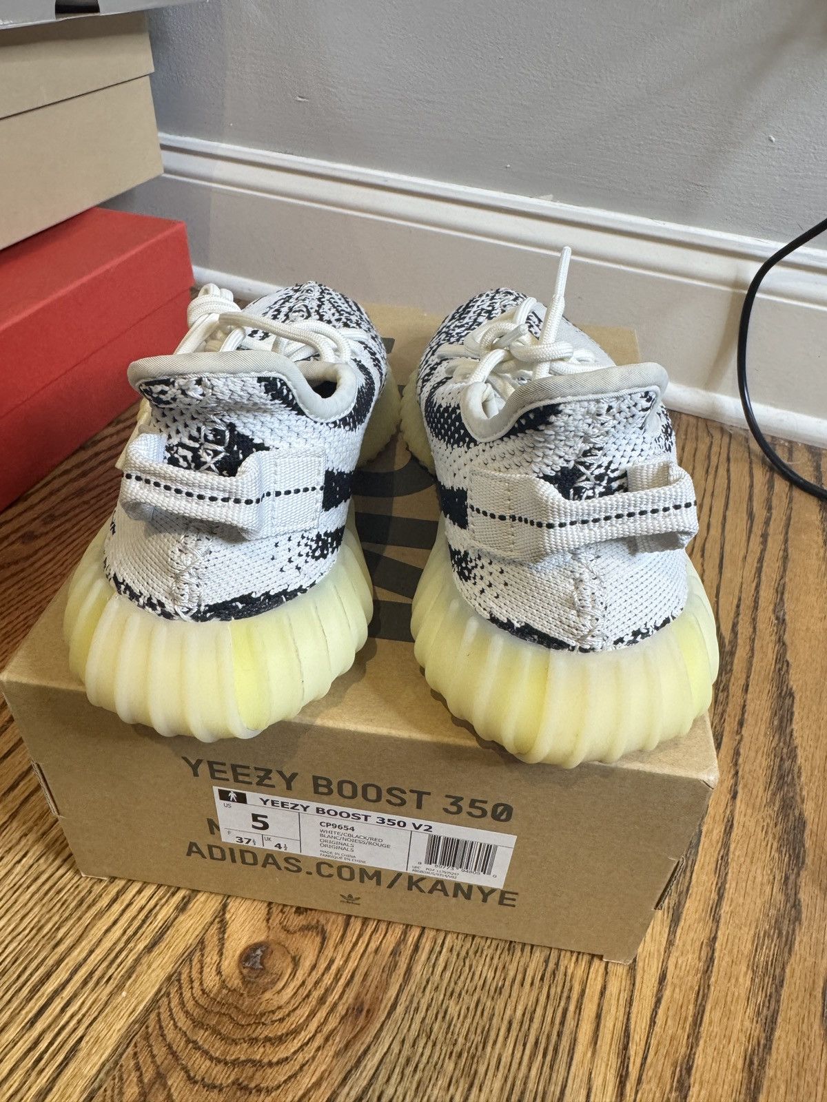 Adidas Yeezy Boost 350 V2 Zebra Size US 5 / EU 37 - 6 Thumbnail