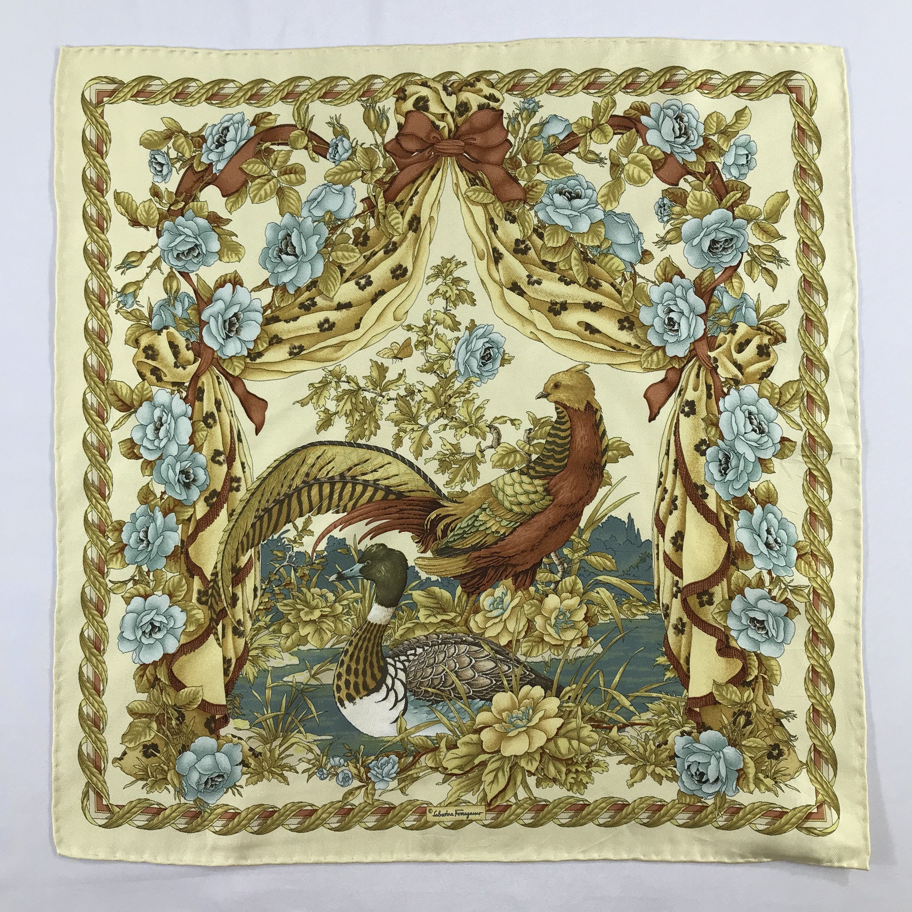 Salvatore Ferragamo × Vintage Salvatore Ferragamo Bandana /Handkerchief/Neckerchief -S2369 Size ONE SIZE - 1 Thumbnail