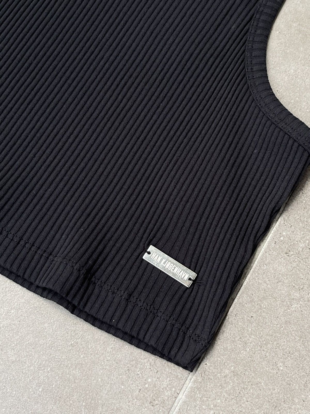 Han Kjobenhavn !DS! SS23 Han Kjobenhavn Light Ribbed Cropped Racer Top Size L / US 10 / IT 46 - 13 Thumbnail