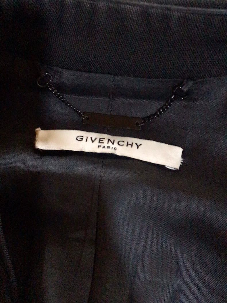 Givenchy Givenchy Suit (Made in Italy Authentic, Shoulder 46, Chest Size US M / EU 48-50 / 2 - 3 Thumbnail