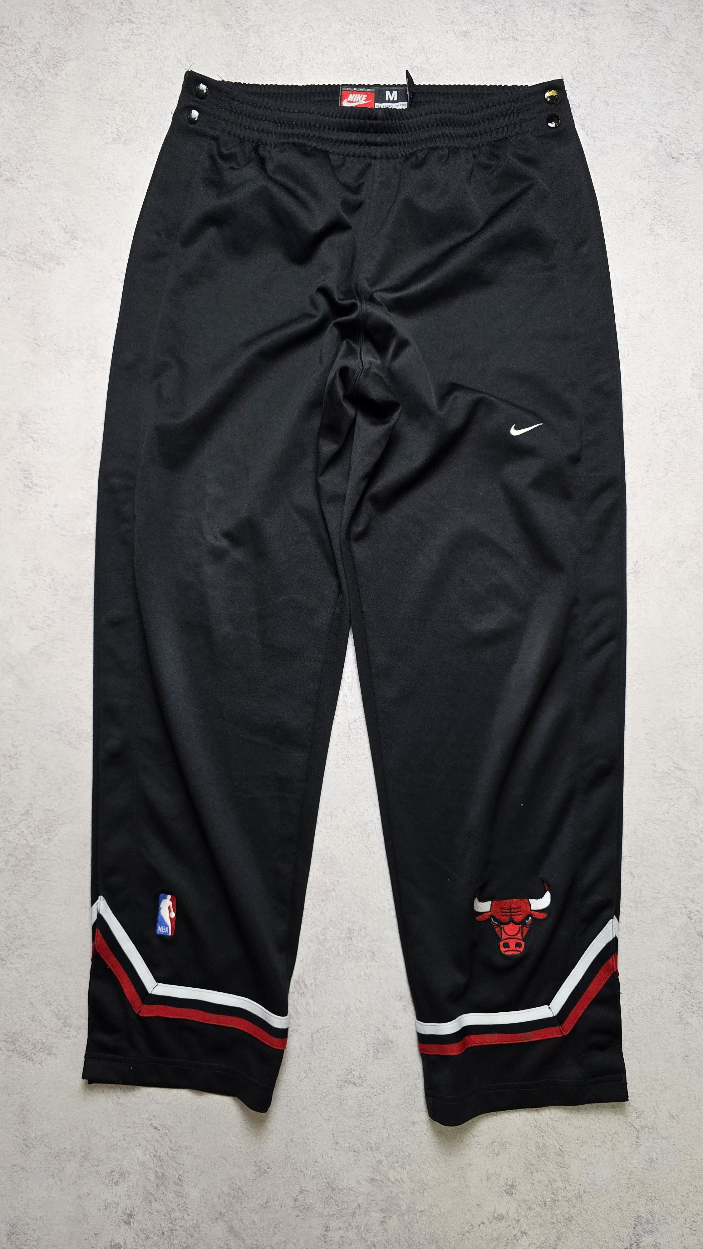 Nike VTG Nike Chicago Bulls Tear Away Pants NBA Snap Button M Y2K Size US 32 / EU 48 - 1 Thumbnail