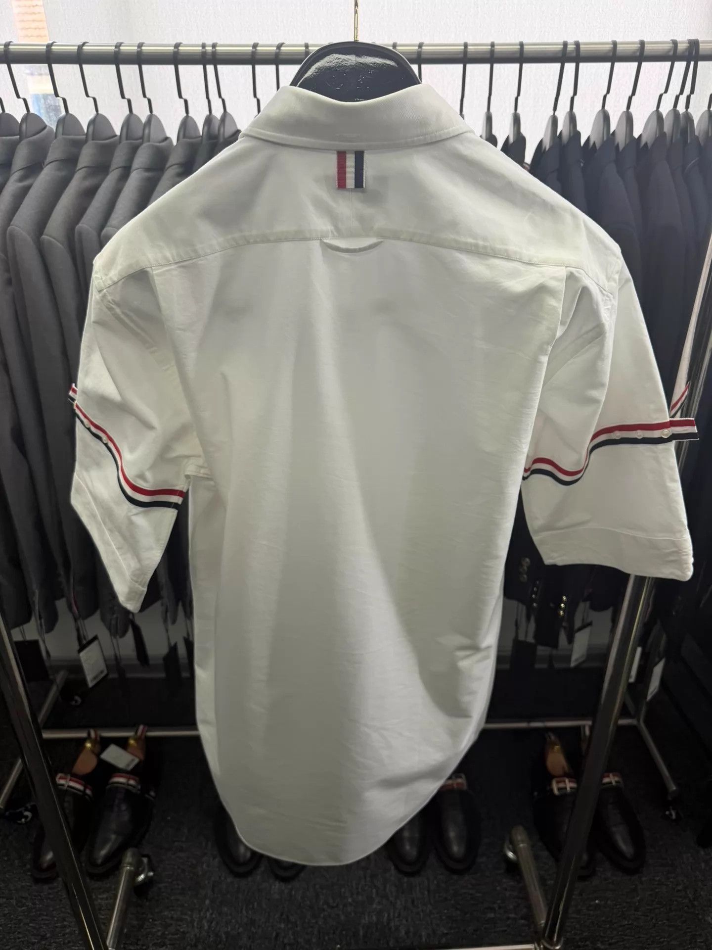 Thom Browne Thom Browne Men's Short Sleeve Oxford Shirt White 5 Size US XXL / EU 58 / 5 - 2 Thumbnail