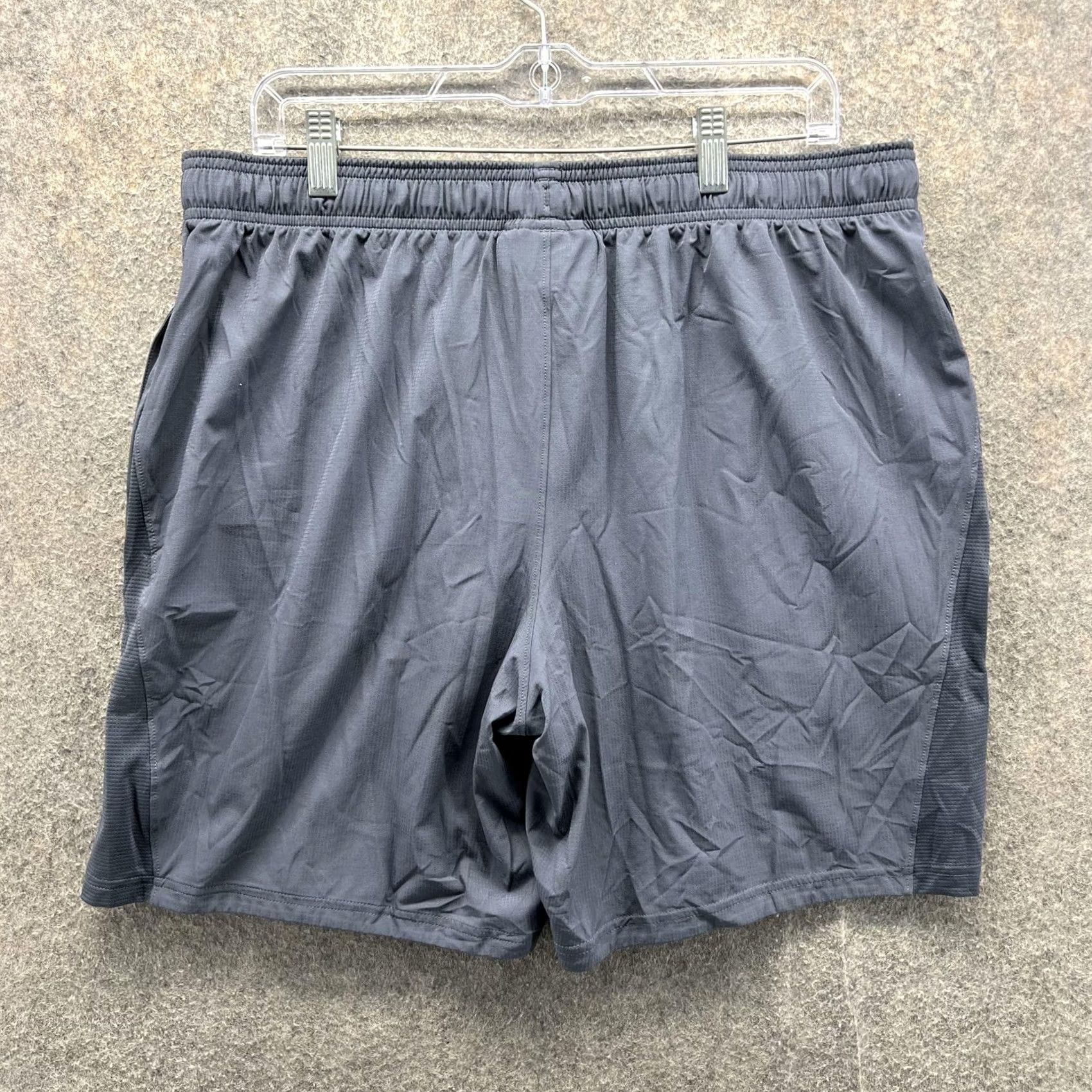 Under Armour Under Armour Shorts Mens XL Gray HeatGear Fitted Running Athletic 8 Inseam Size US 36 / EU 52 - 2 Thumbnail