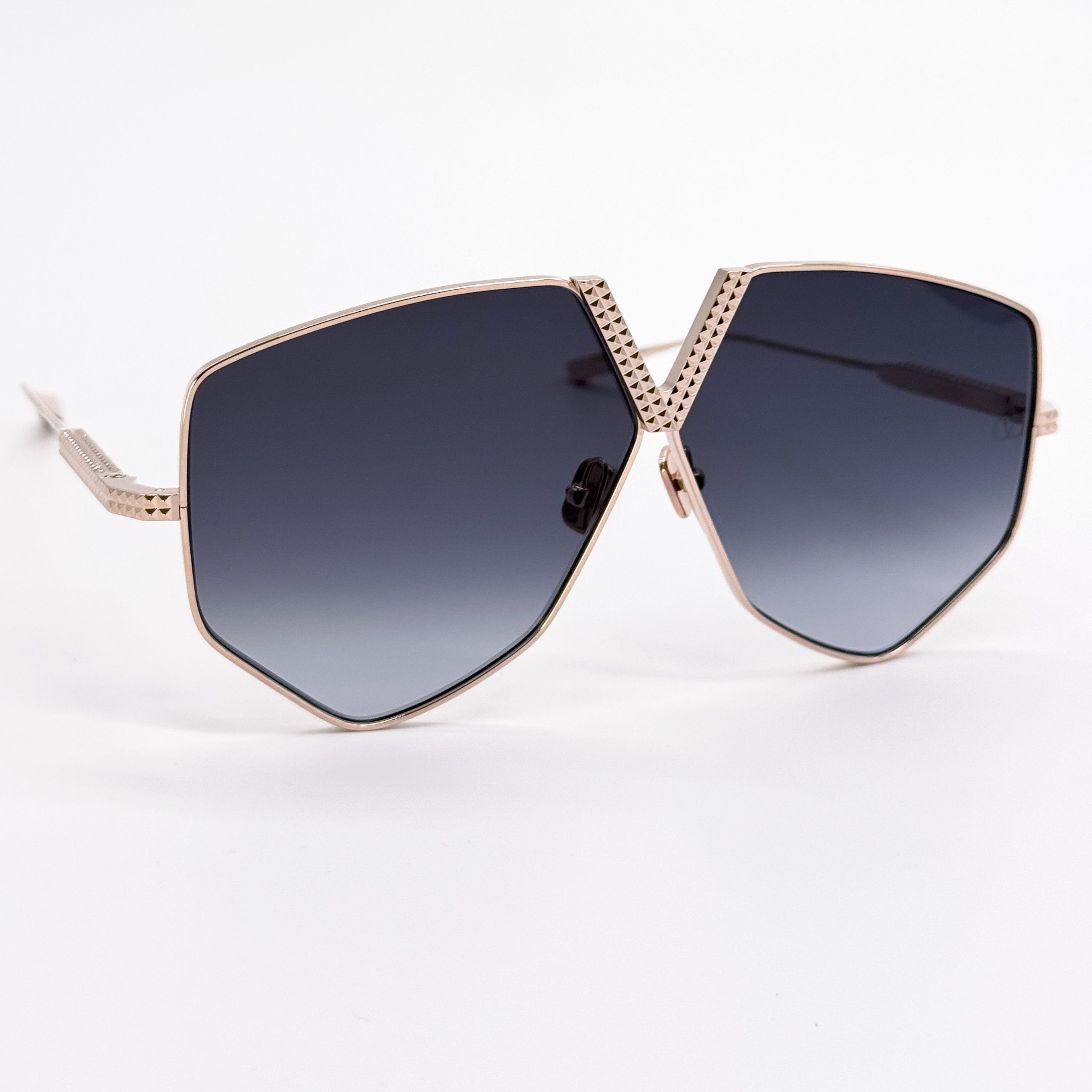 Valentino NEW VALENTINO V-HEXAGON VLS-115A GRAY TITANIUM SUNGLASSES Size ONE SIZE - 6 Thumbnail