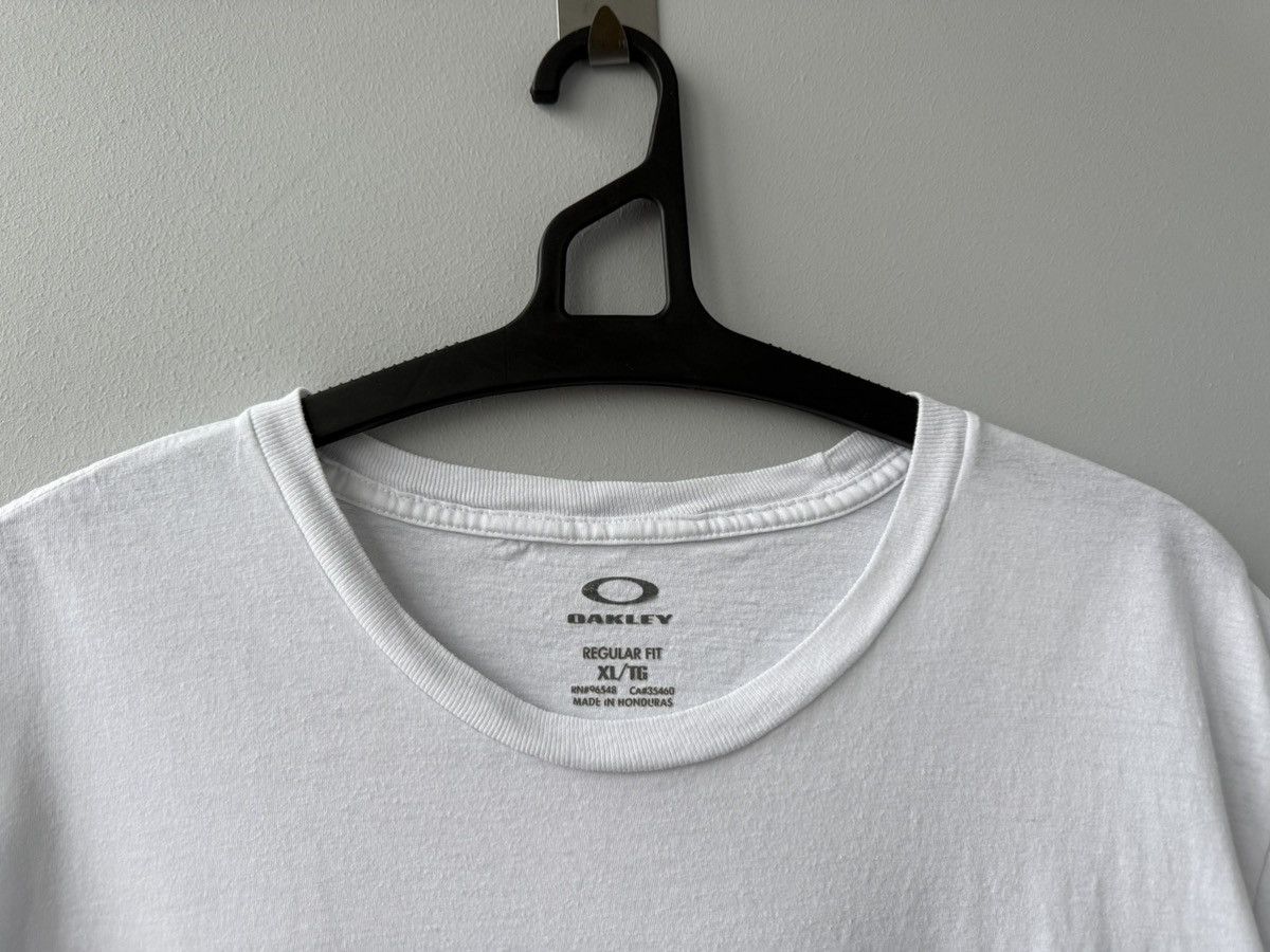 Oakley Vintage Oaklay Tshirt Mens Size US XL / EU 56 / 4 - 5 Thumbnail