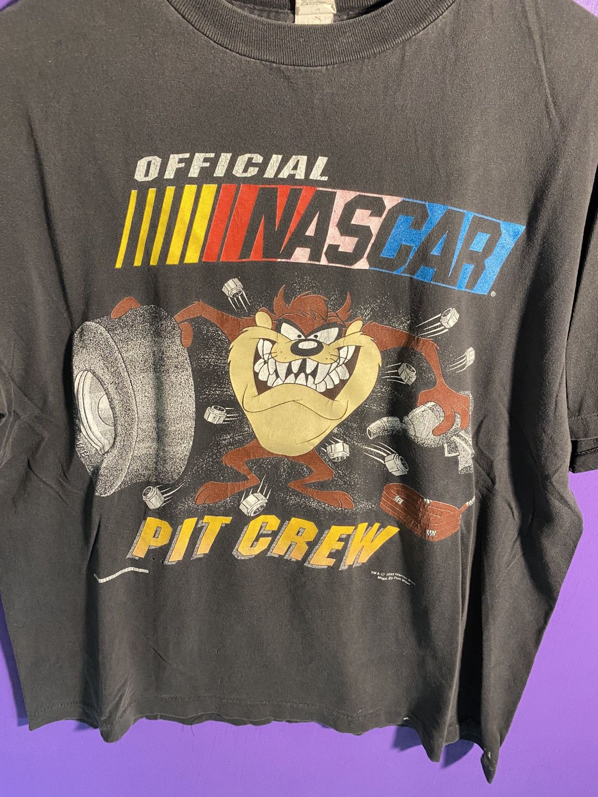 NASCAR Vintage 1993 NASCAR Taz pit crew faded t-shirt Size US L / EU 52-54 / 3 - 3 Thumbnail