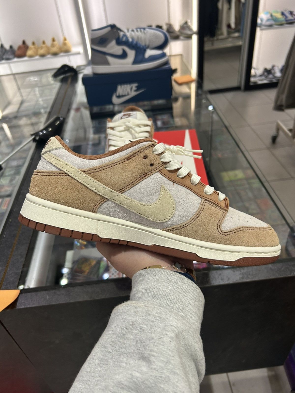 Nike Nike Dunk Low Medium Curry Size US 9 / EU 42 - 4 Thumbnail