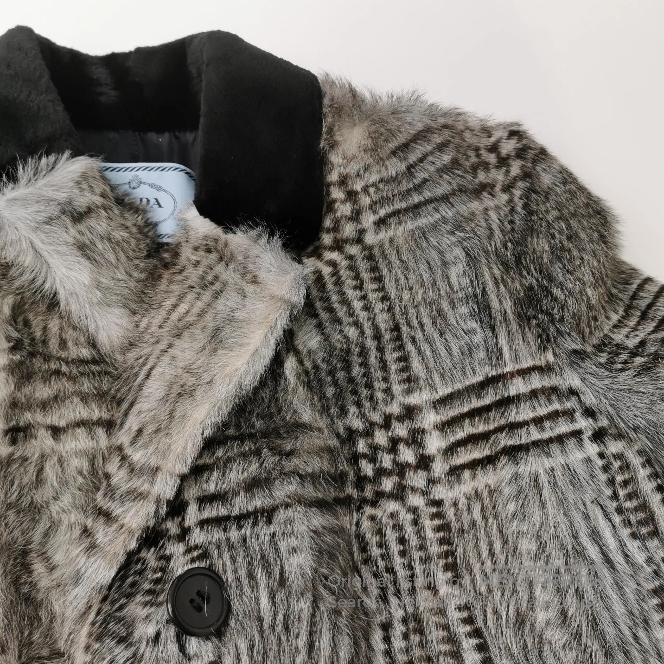 Prada Prada XS Gray Plaid Lapel Sheepskin Coat. Size M / US 6-8 / IT 42-44 - 1 Thumbnail