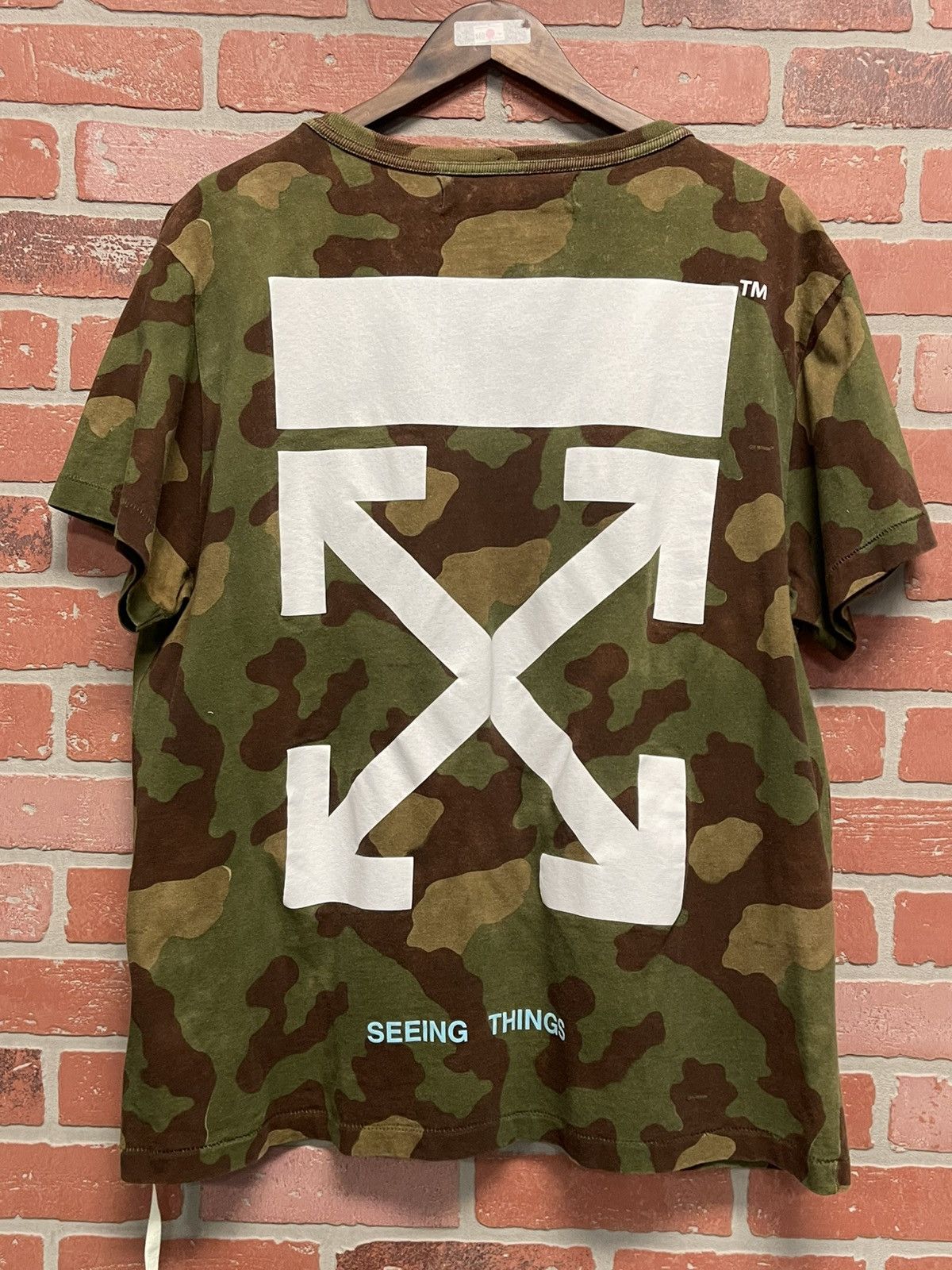 Off-White Size L - Off White Camo Short Sleeve T-Shirt “Seeing Things” Size US L / EU 52-54 / 3 - 4 Thumbnail