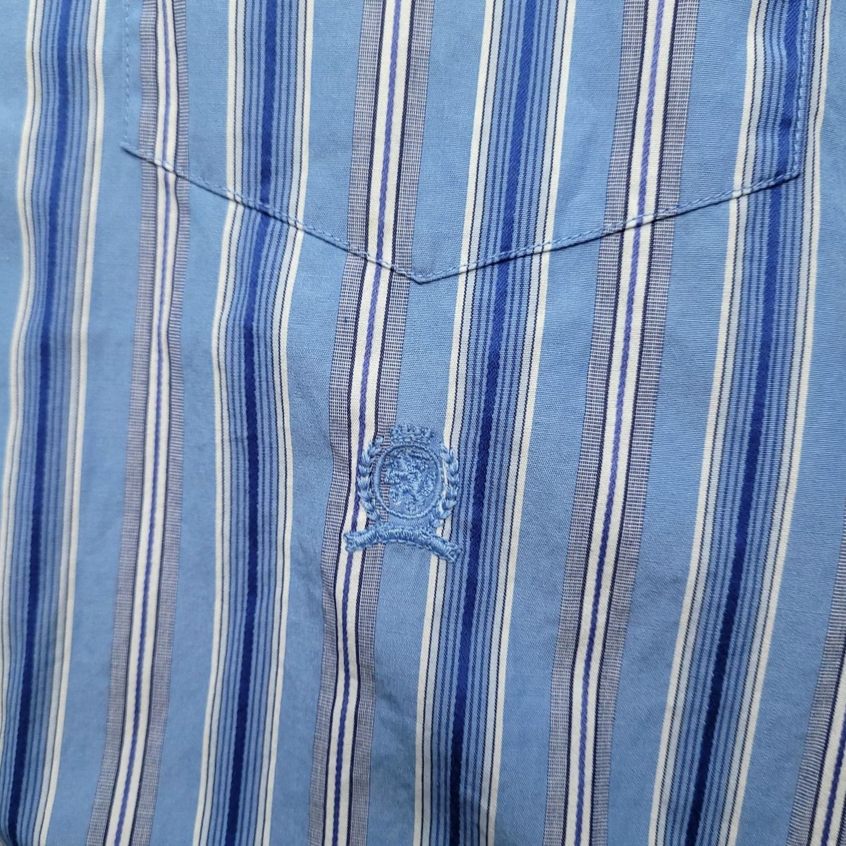 Tommy Hilfiger Tommy Hilfiger Shirt Mens Medium Blue Striped Button Up Long Sleeve Crest Logo Size US M / EU 48-50 / 2 - 2 Thumbnail
