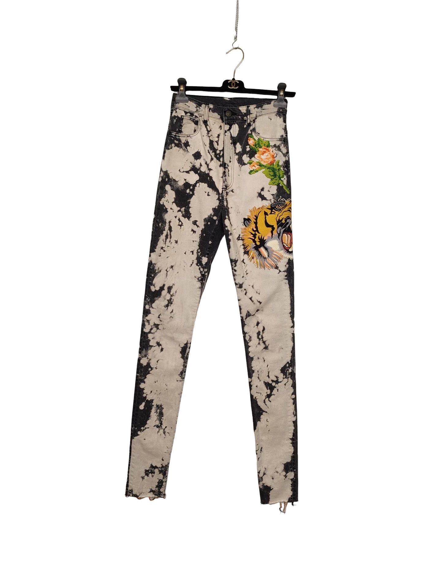 Gucci Gucci Floral Tiger Embroidery Jeans Size 24 Size 24" / US 00 / IT 34 - 1 Thumbnail