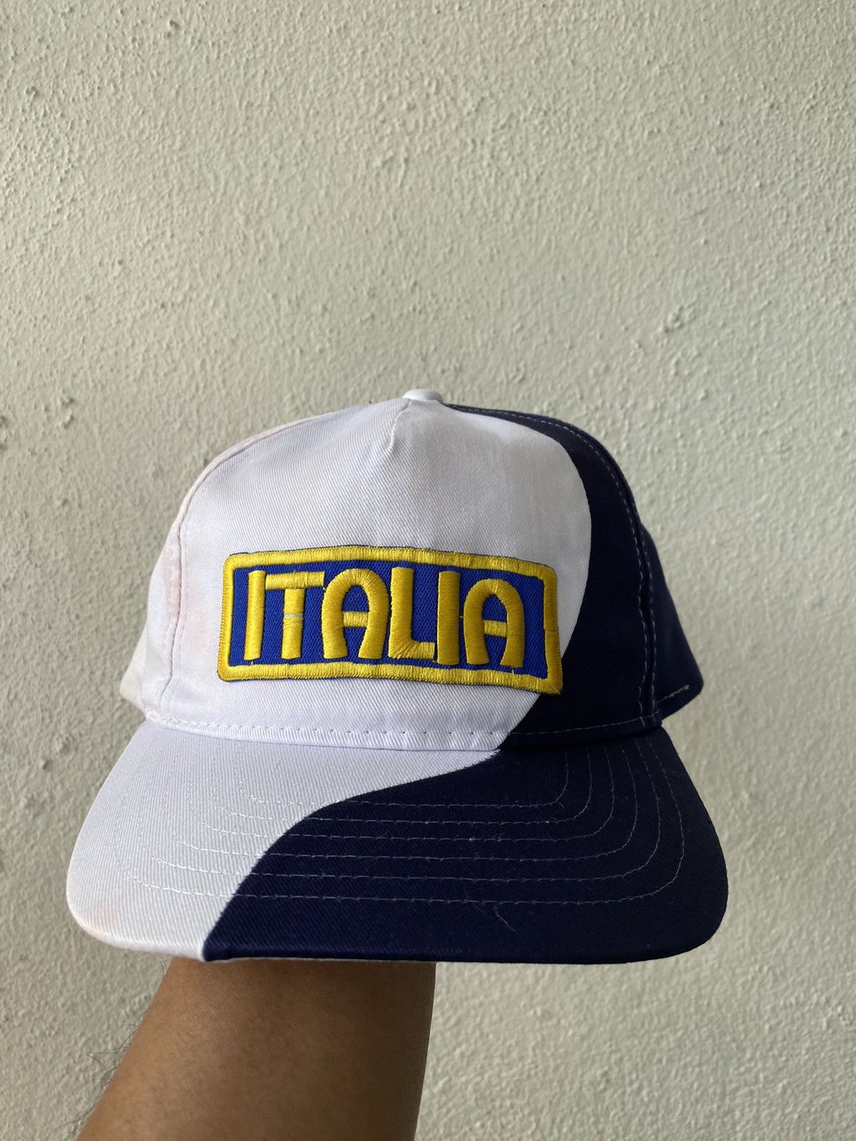 Vintage Vintage ITALIA Cap Snapback Size ONE SIZE - 1 Thumbnail