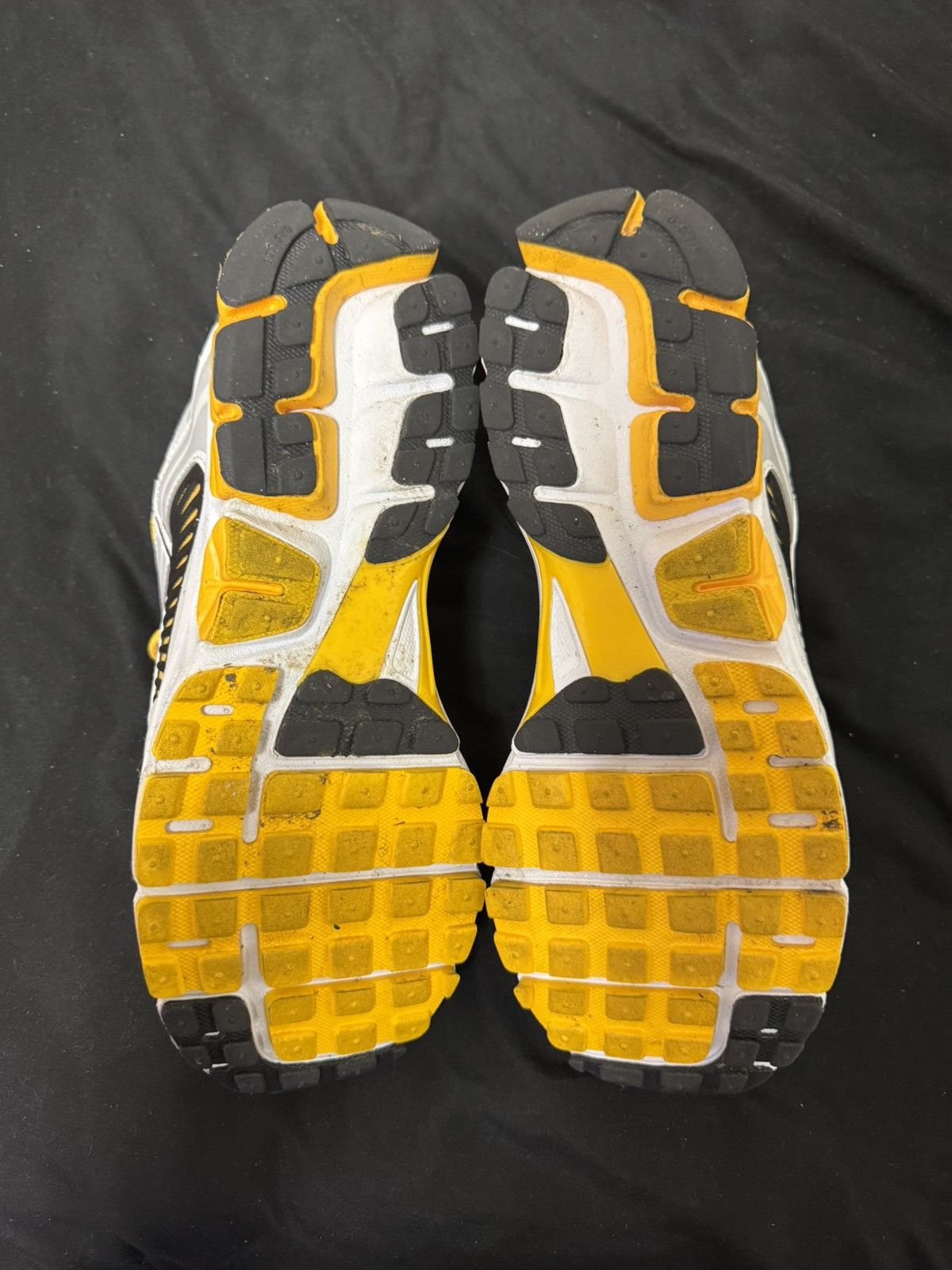 Nike Nike Zoom Vomero 5 Size US 13 / EU 46 - 5 Thumbnail
