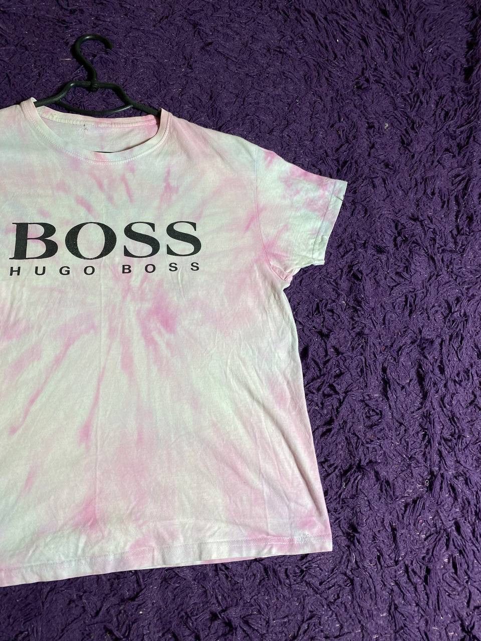 Hugo Boss × Vintage Men’s Short Sleeve Hugo Boss Graphic T-Shirt Center logo Size US M / EU 48-50 / 2 - 9 Thumbnail