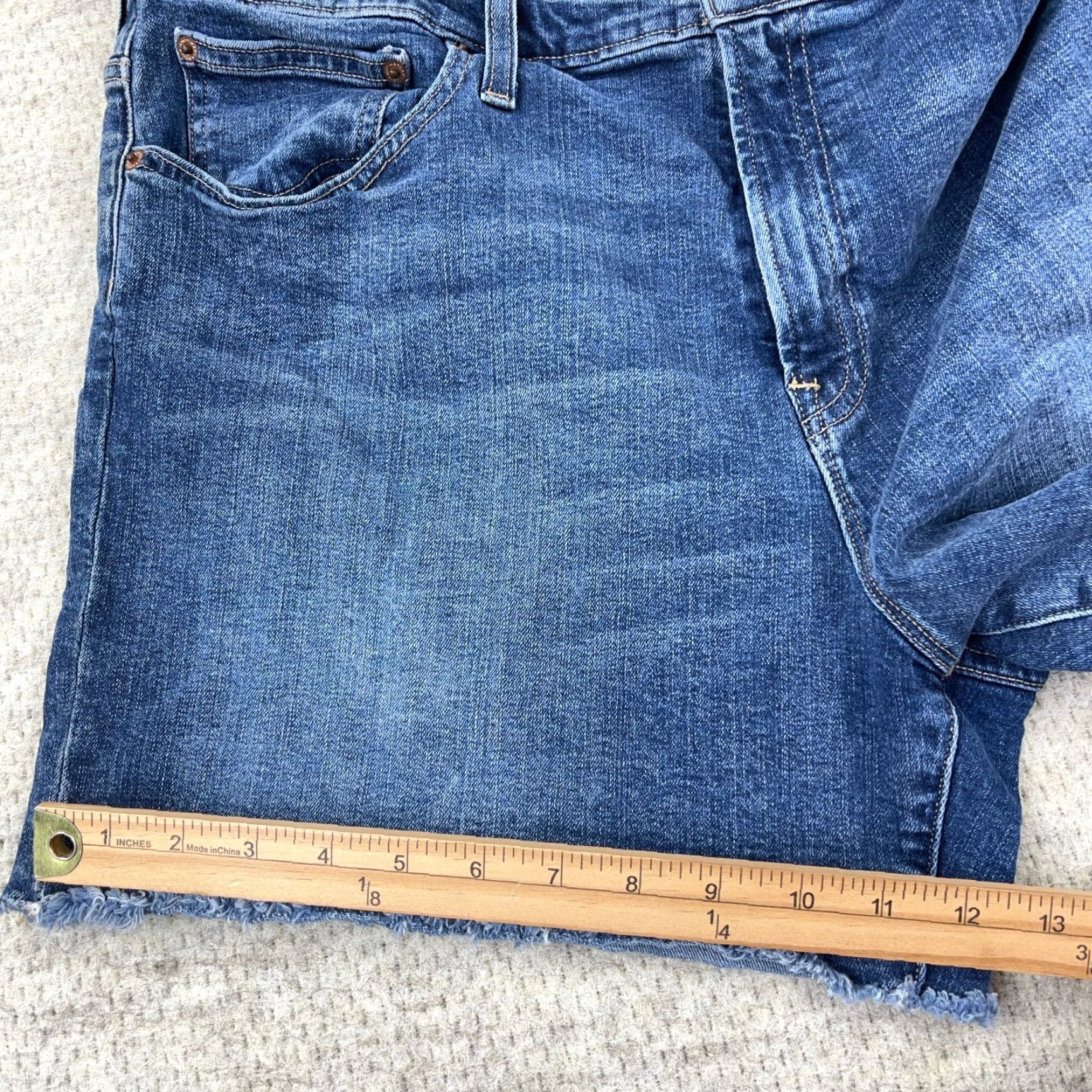 J.Crew J. Crew Mercantile Shorts Men 33 Bermuda Denim 11 Inseam Blue Pockets Belt Loops Zip Front Regular Mid Rise Casual Size US 33 - 7 Thumbnail