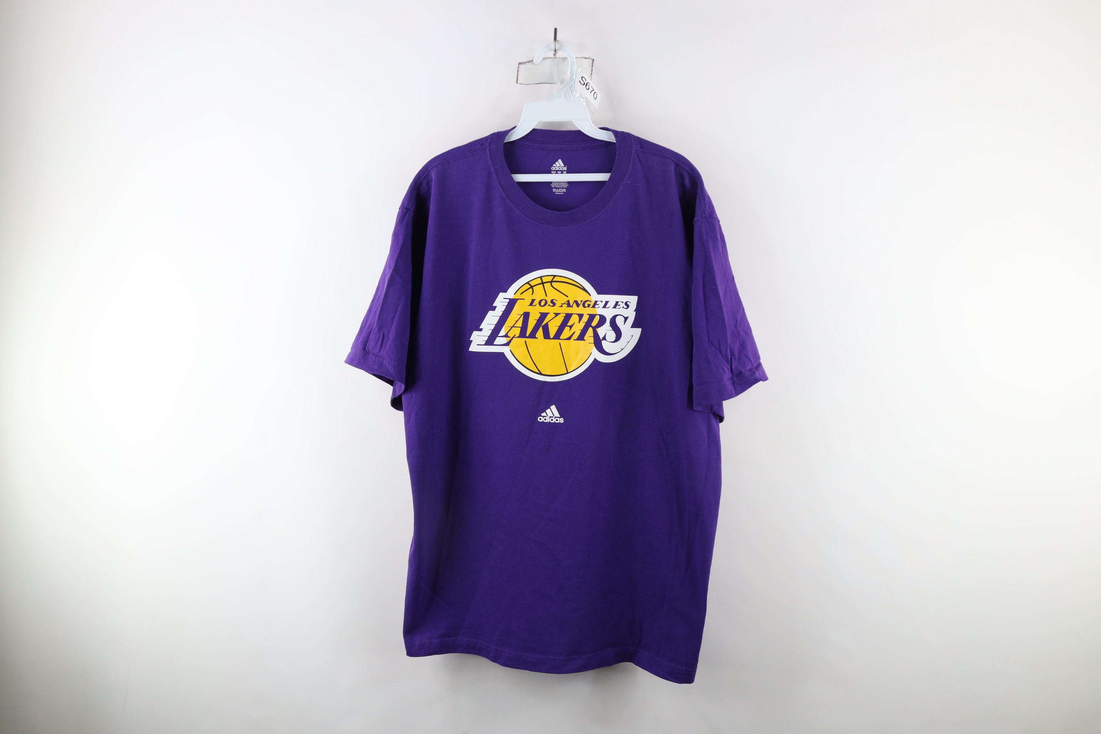 Adidas × Vintage Vintage Adidas Los Angeles Lakers Basketball T-Shirt Size US XXL / EU 58 / 5 - 1 Thumbnail